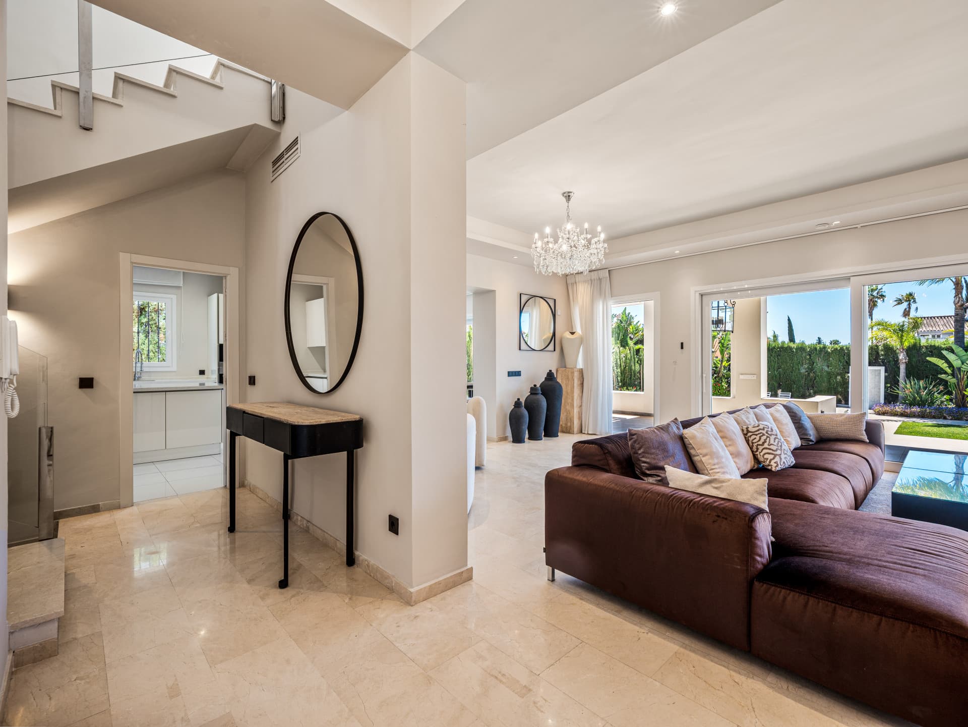 Luxury Six-Bedroom Villa in Nueva Andalucía’s Prestigious Golf Valley