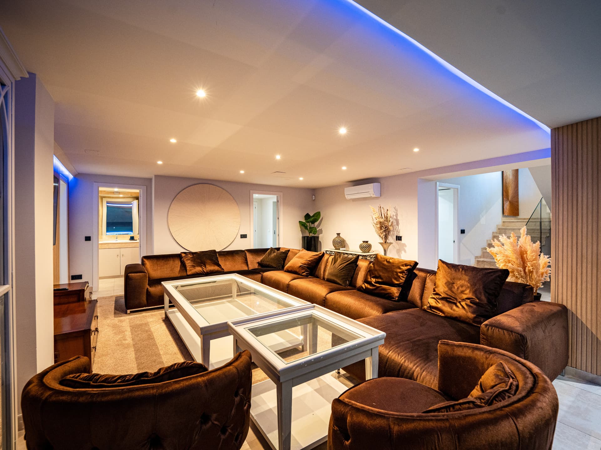 Luxury Six-Bedroom Villa in Nueva Andalucía’s Prestigious Golf Valley