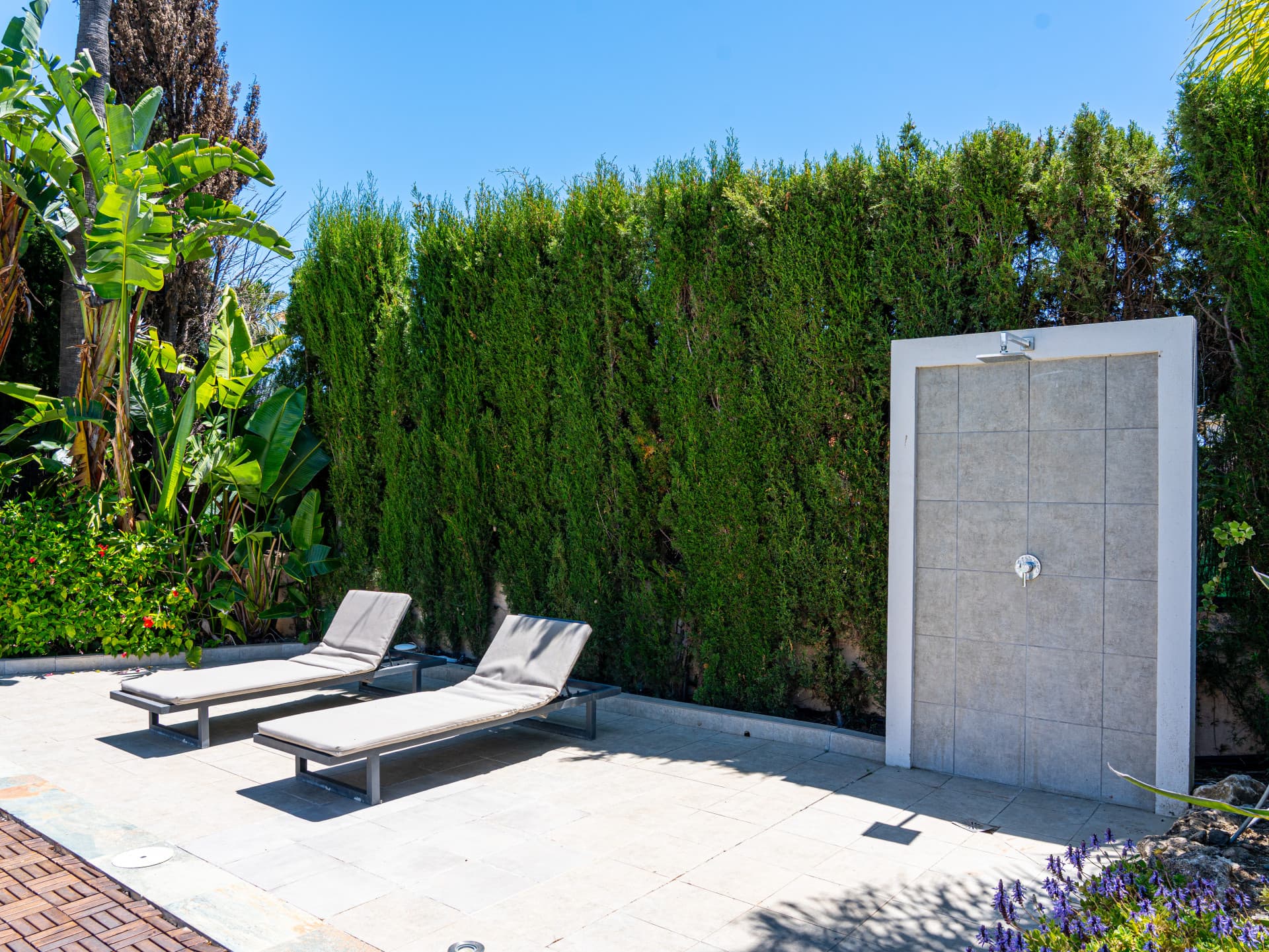 Luxury Six-Bedroom Villa in Nueva Andalucía’s Prestigious Golf Valley