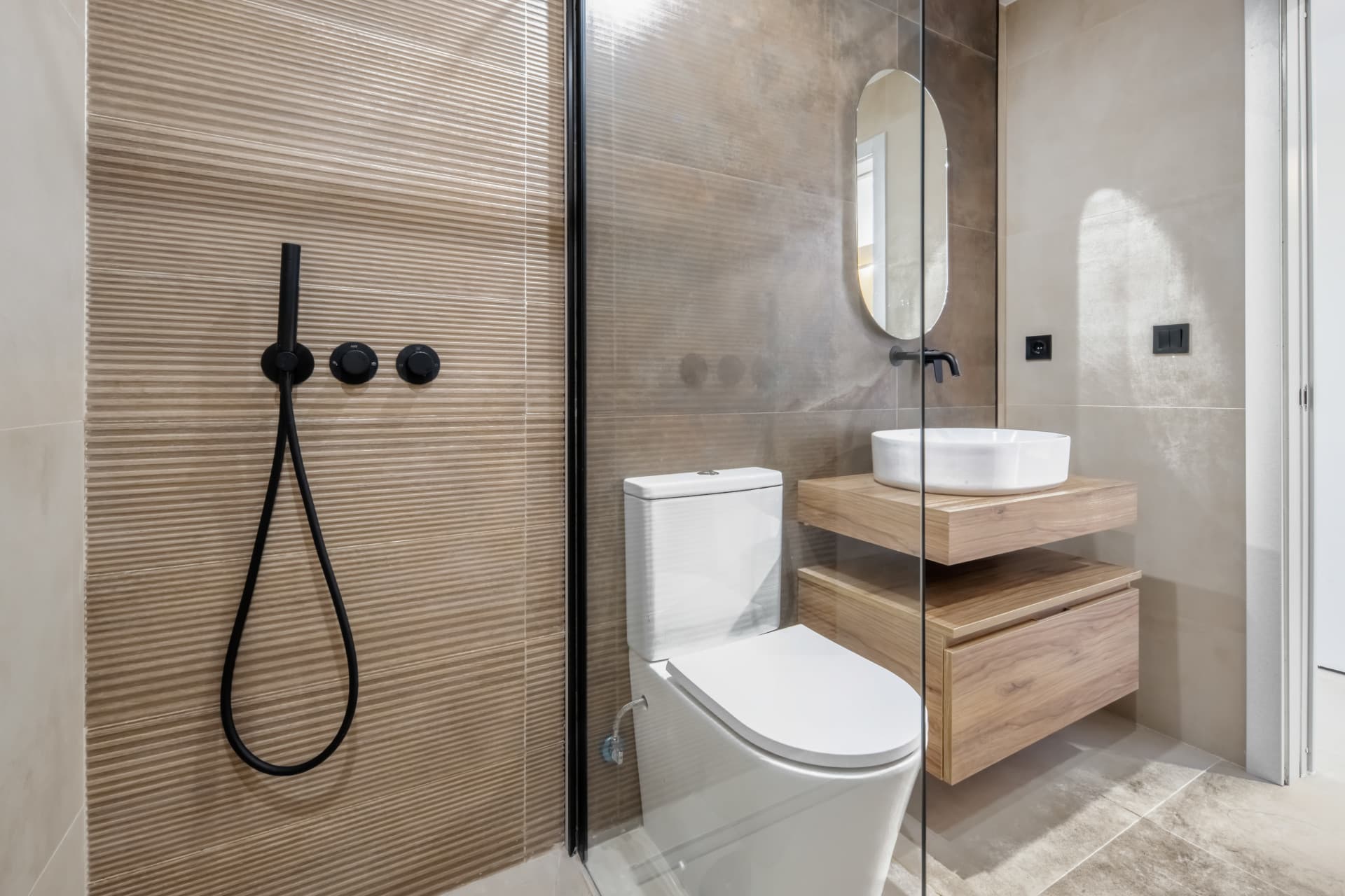 Fully Renovated Three-Bedroom Apartment in the Heart of Nueva Andalucía, - With rental license