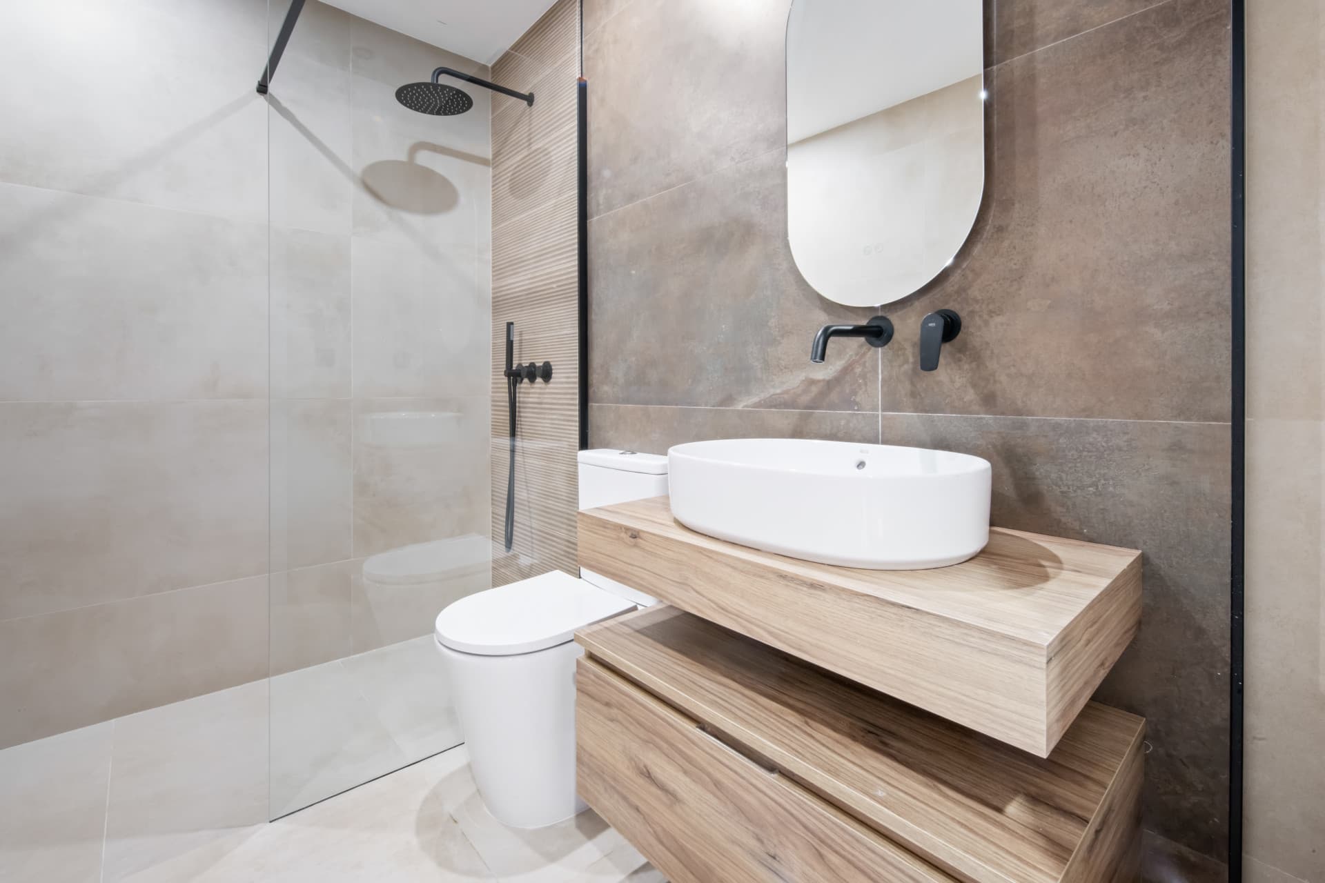 Fully Renovated Three-Bedroom Apartment in the Heart of Nueva Andalucía, - With rental license