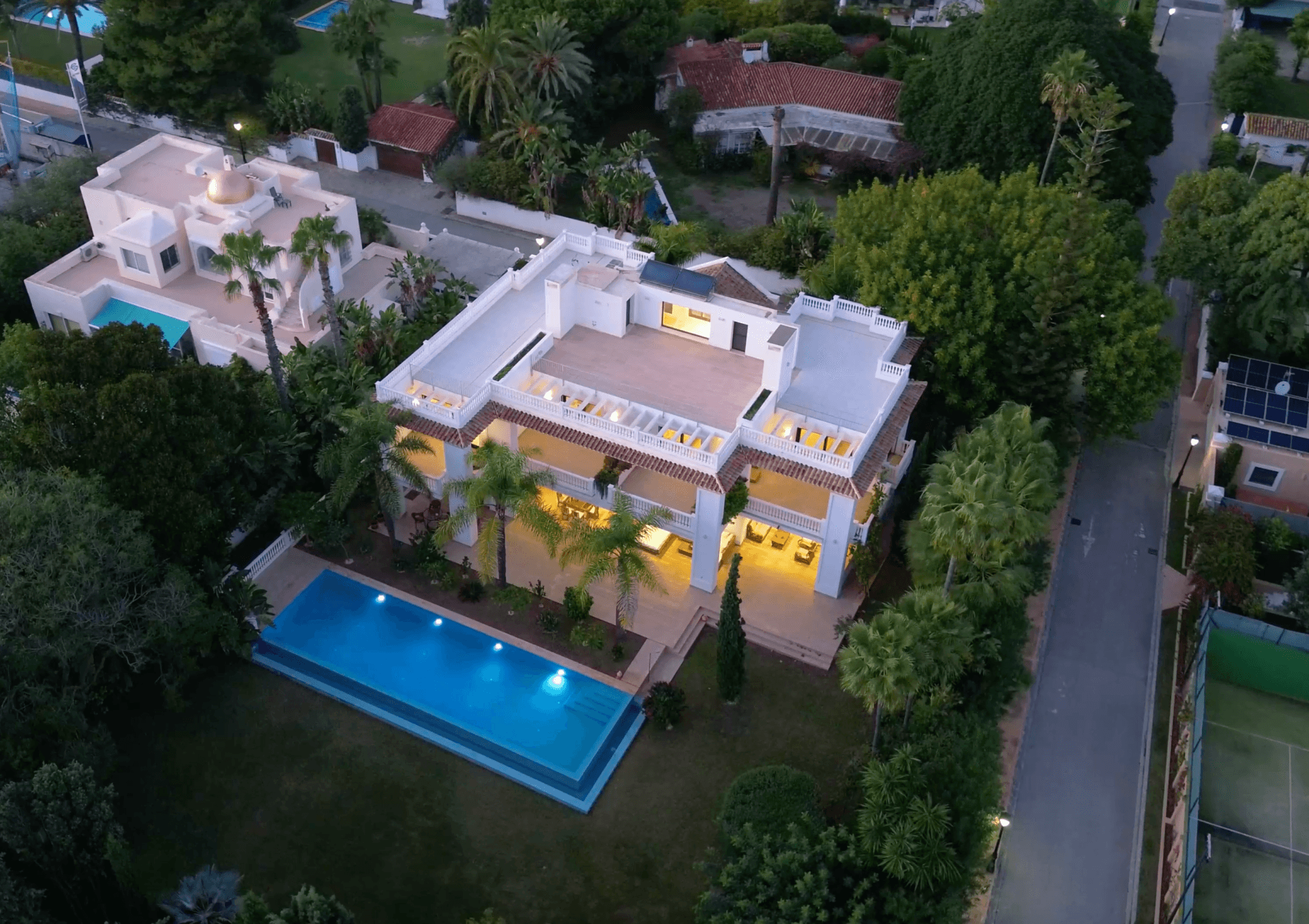 Exceptional Beachside Villa in Guadalmina Baja