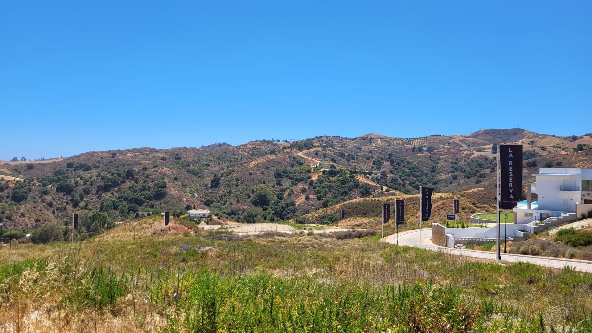 Plot with partial sea views for sale in La Reserva de la Cala Golf