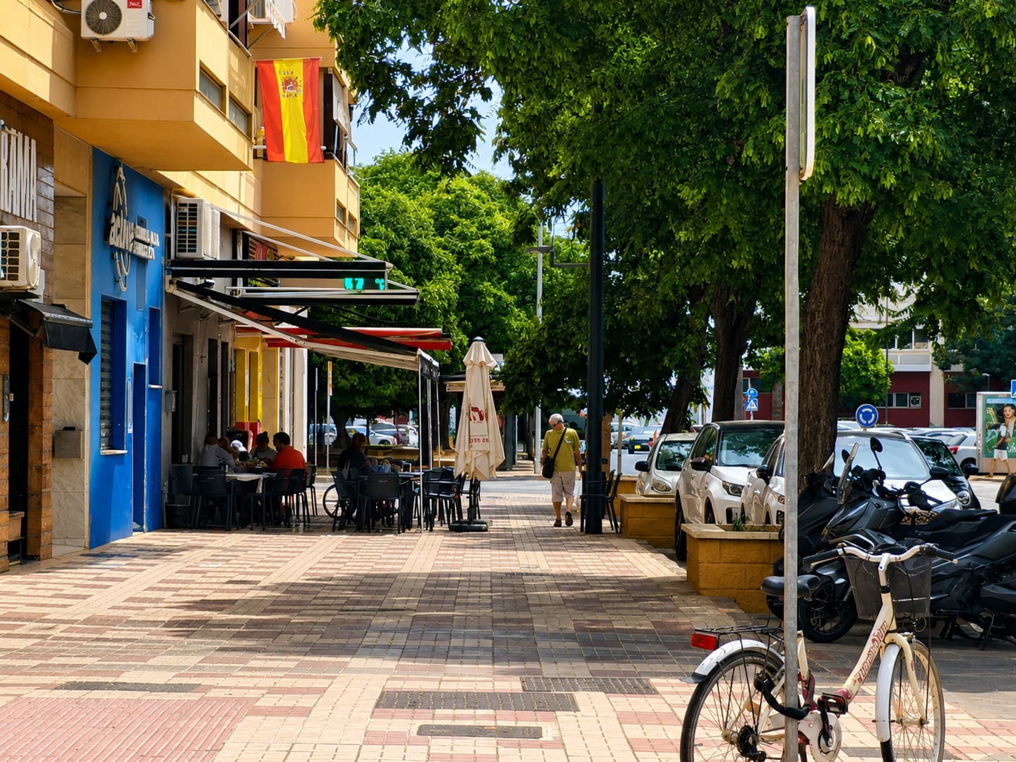 Italian Café & Gelato Shop for Transfer in Málaga | Fully Equipped | Ready to Operate