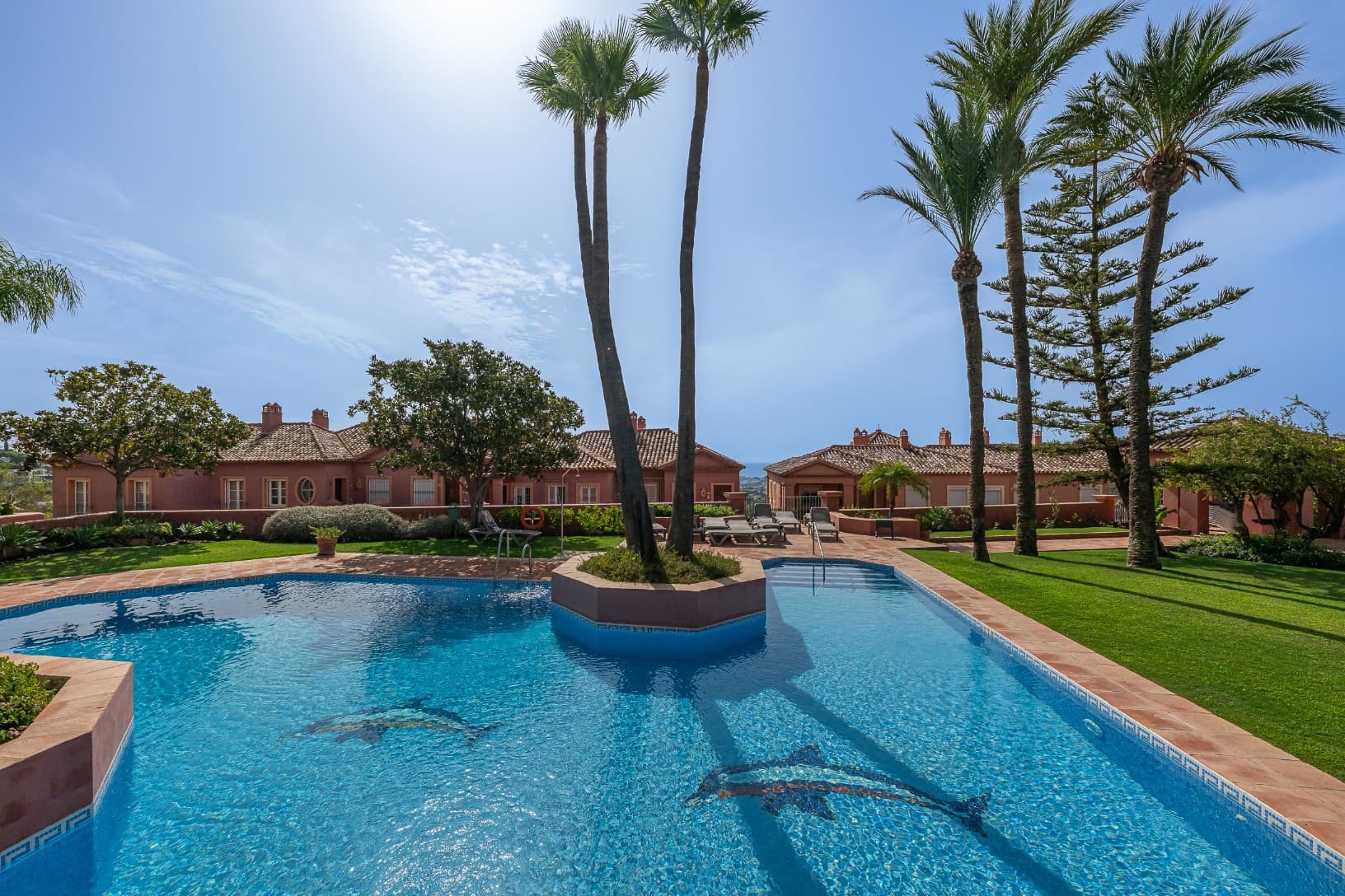 Exclusive Duplex Reformed with Panoramic Sea Views in La Quinta, Benahavís