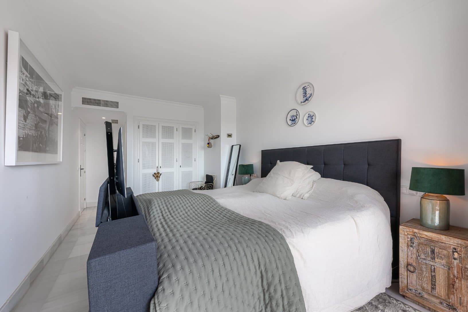 Exclusive Duplex Reformed with Panoramic Sea Views in La Quinta, Benahavís