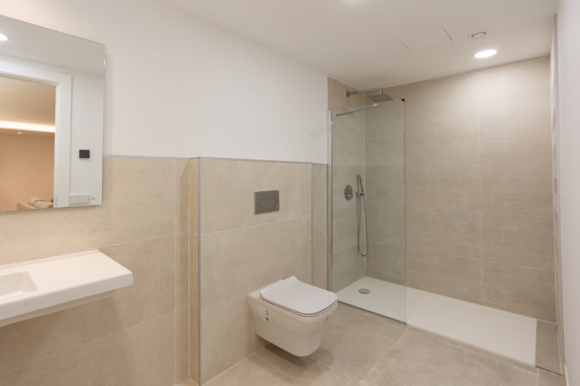 Luxury villa in Marbella ready to move in, Valdeolletas area, with private pool and sea views