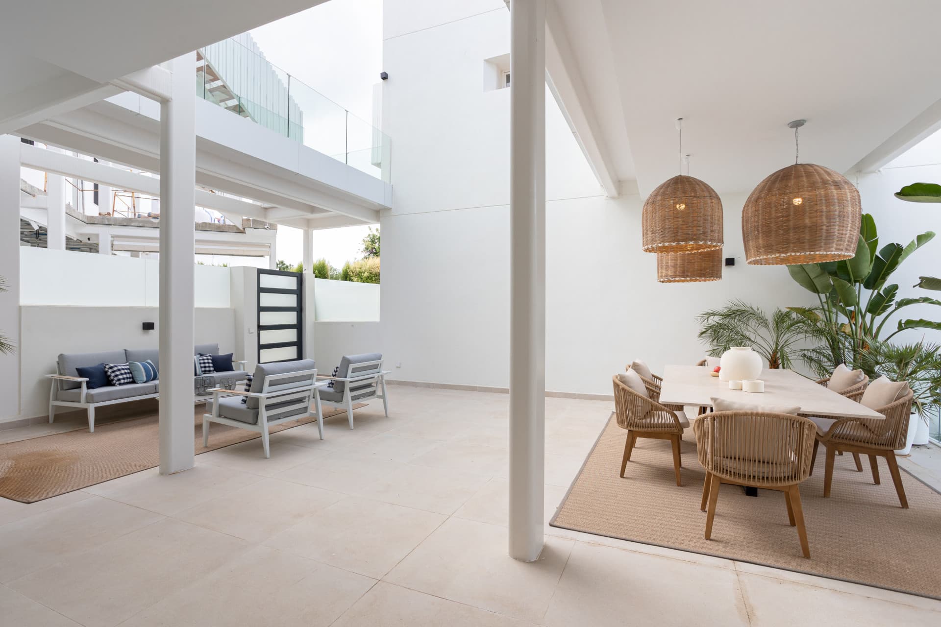 Luxury villa in Marbella ready to move in, Valdeolletas area, with private pool and sea views