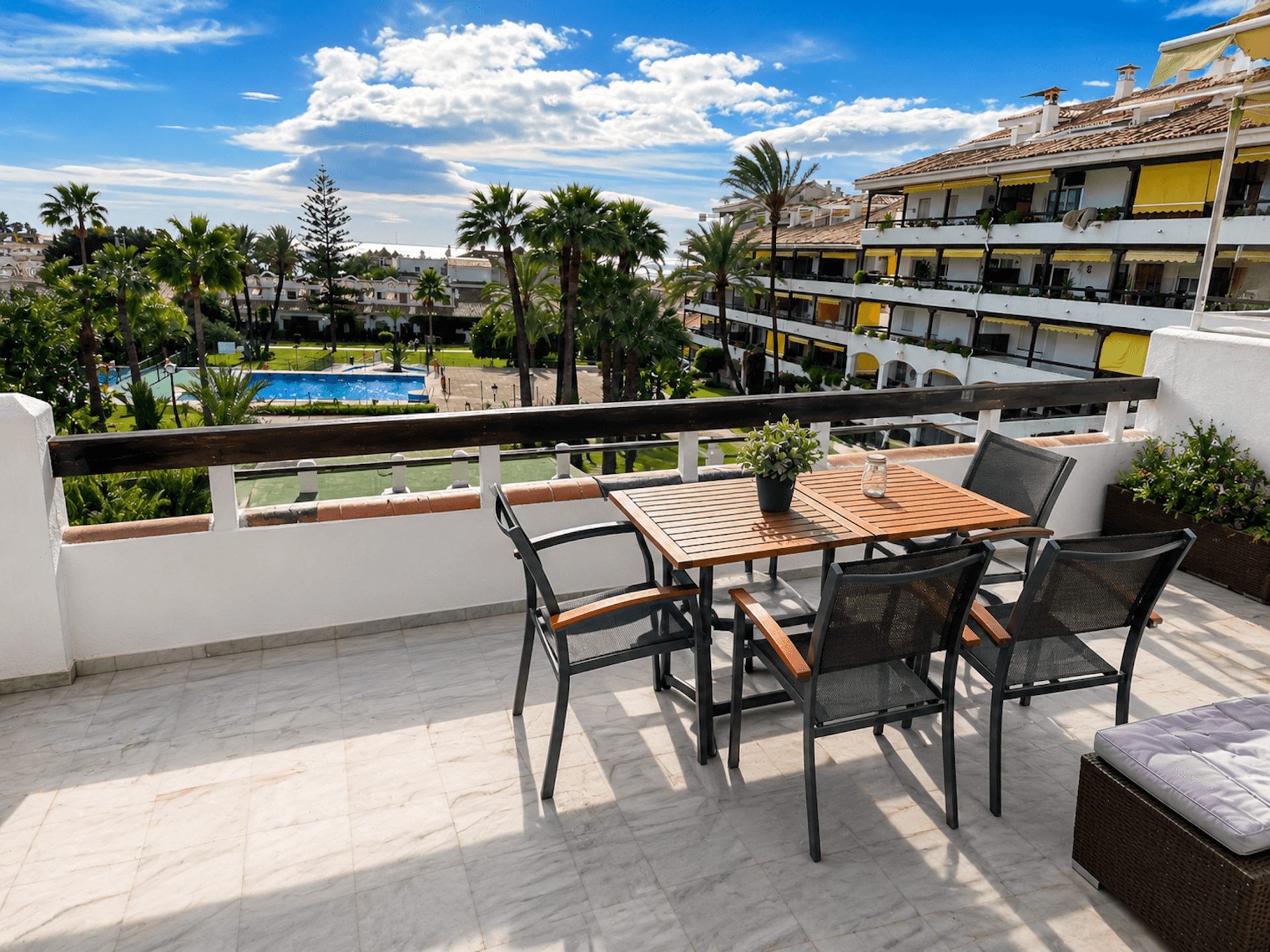 Penthouse duplex for sale in La Carolina Golden Mile Marbella
