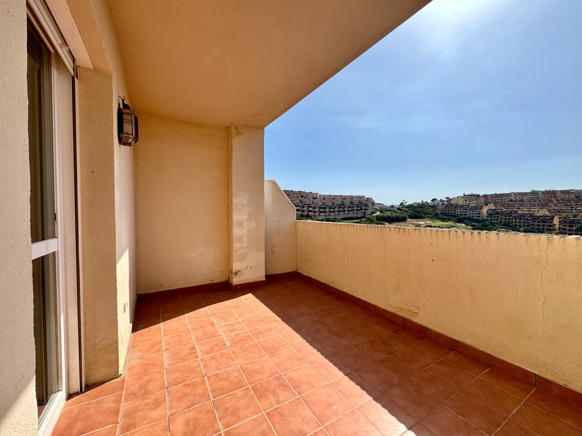 Bright duplex with large terraces and panoramic views, La Duquesa