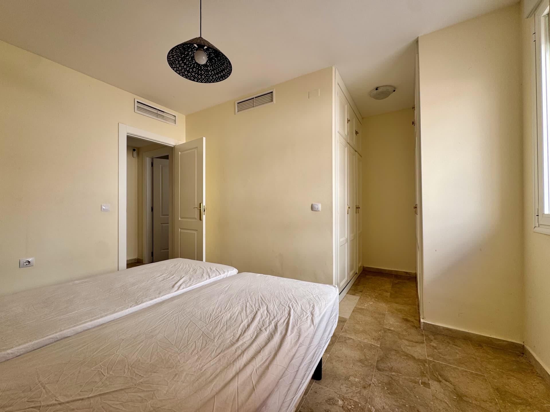 Bright duplex with large terraces and panoramic views, La Duquesa