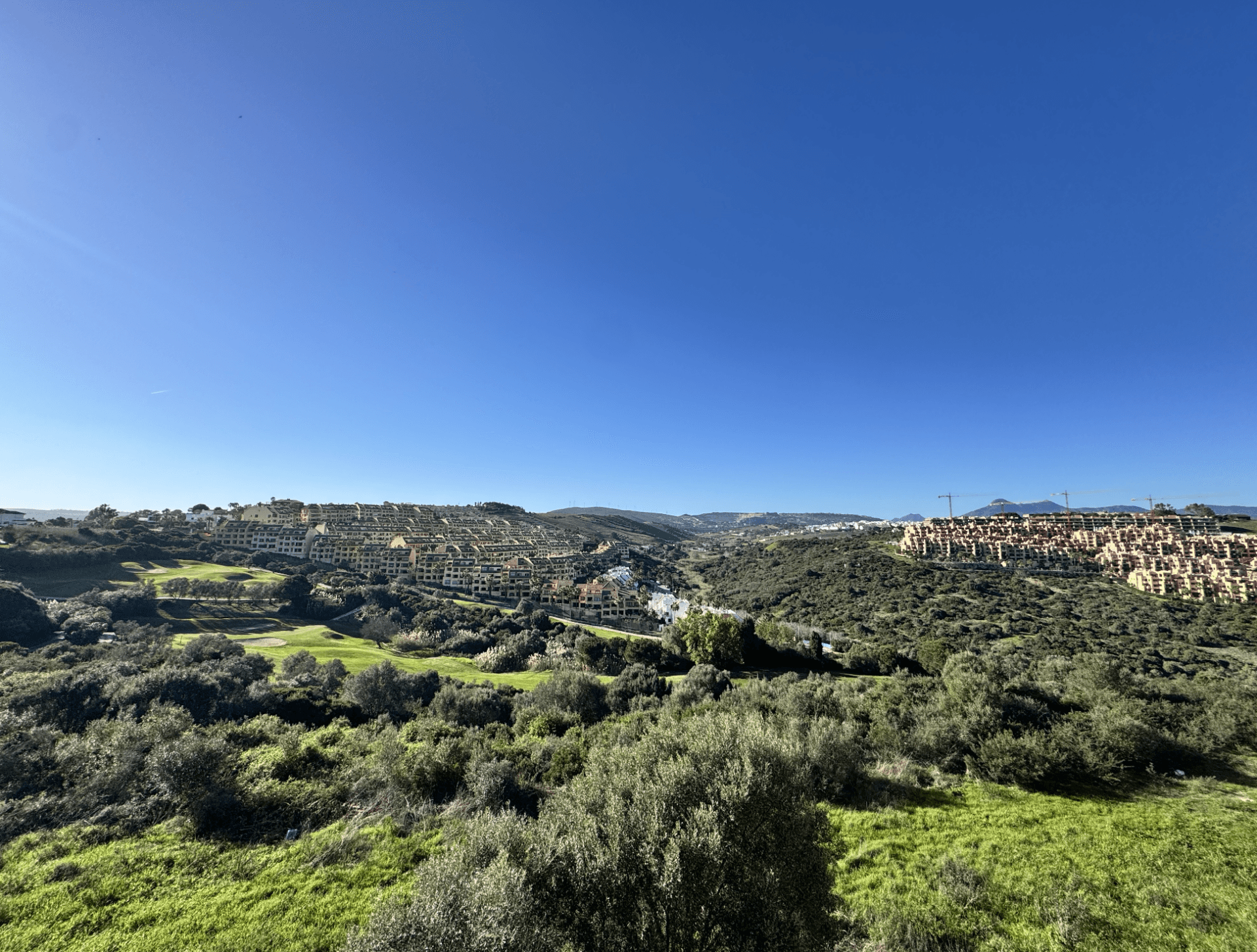 Bright duplex with large terraces and panoramic views, La Duquesa