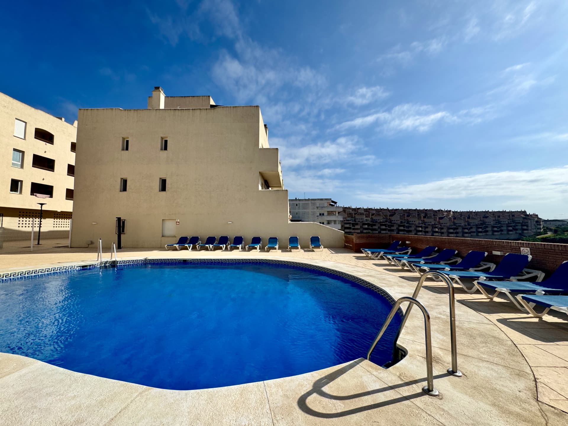 Bright duplex with large terraces and panoramic views, La Duquesa