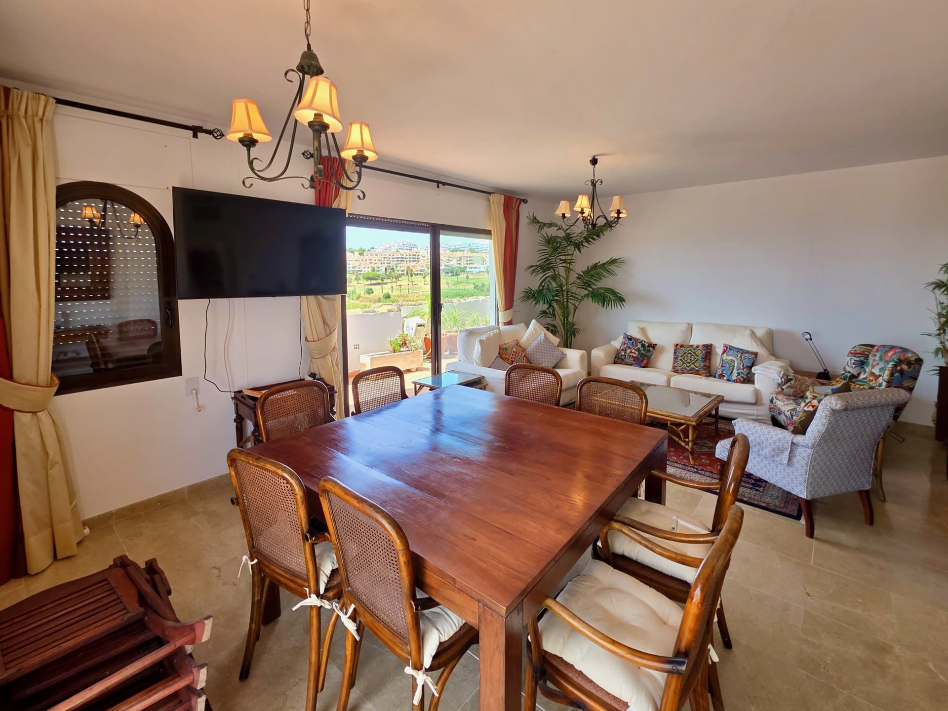 3-bed top-floor penthouse with sea and marina views, Puerto de la Duquesa
