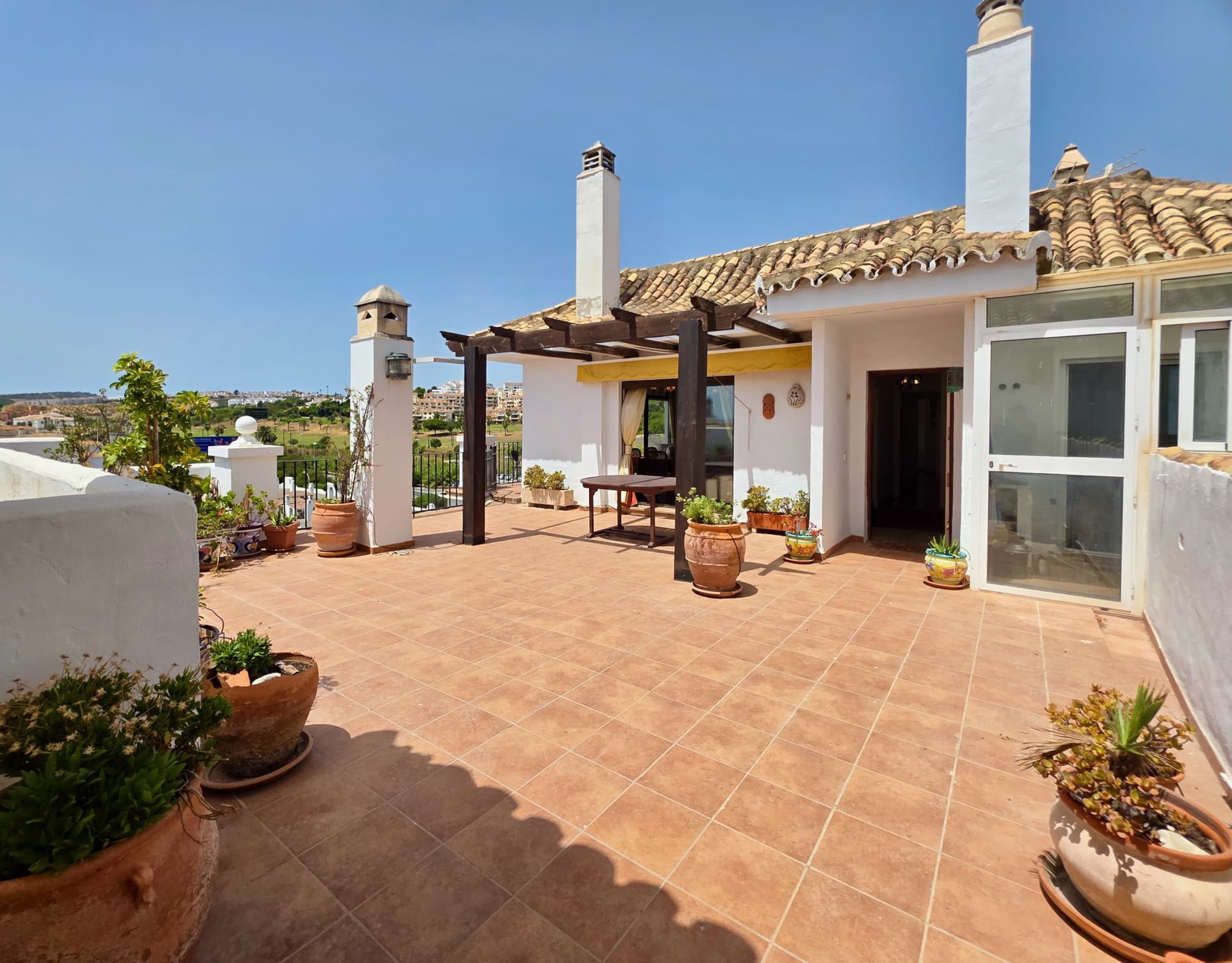3-bed top-floor penthouse with sea and marina views, Puerto de la Duquesa
