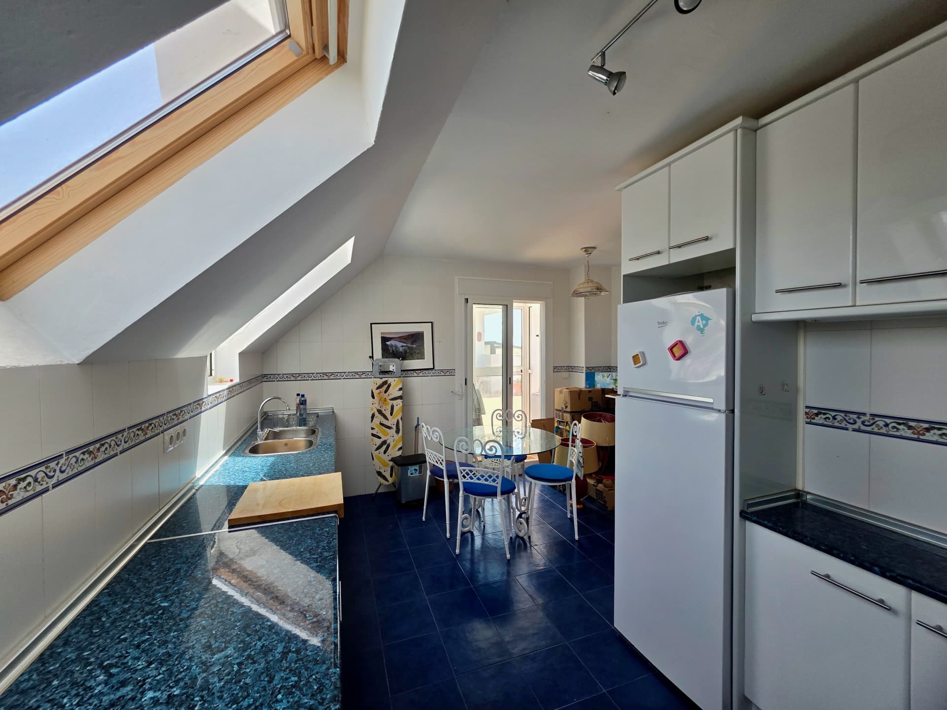 3-bed top-floor penthouse with sea and marina views, Puerto de la Duquesa