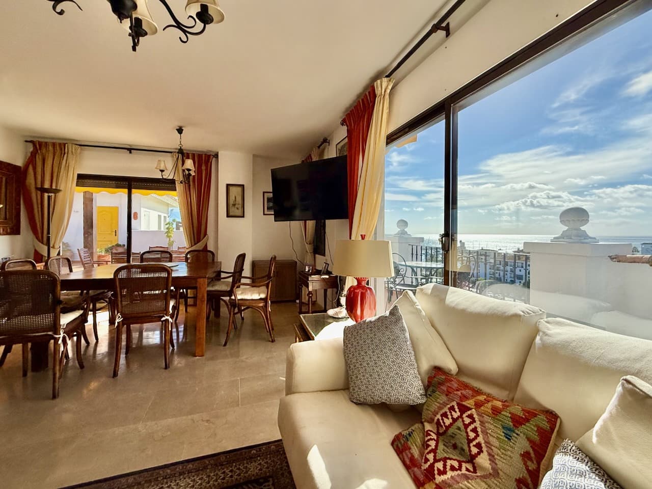 3-bed top-floor penthouse with sea and marina views, Puerto de la Duquesa