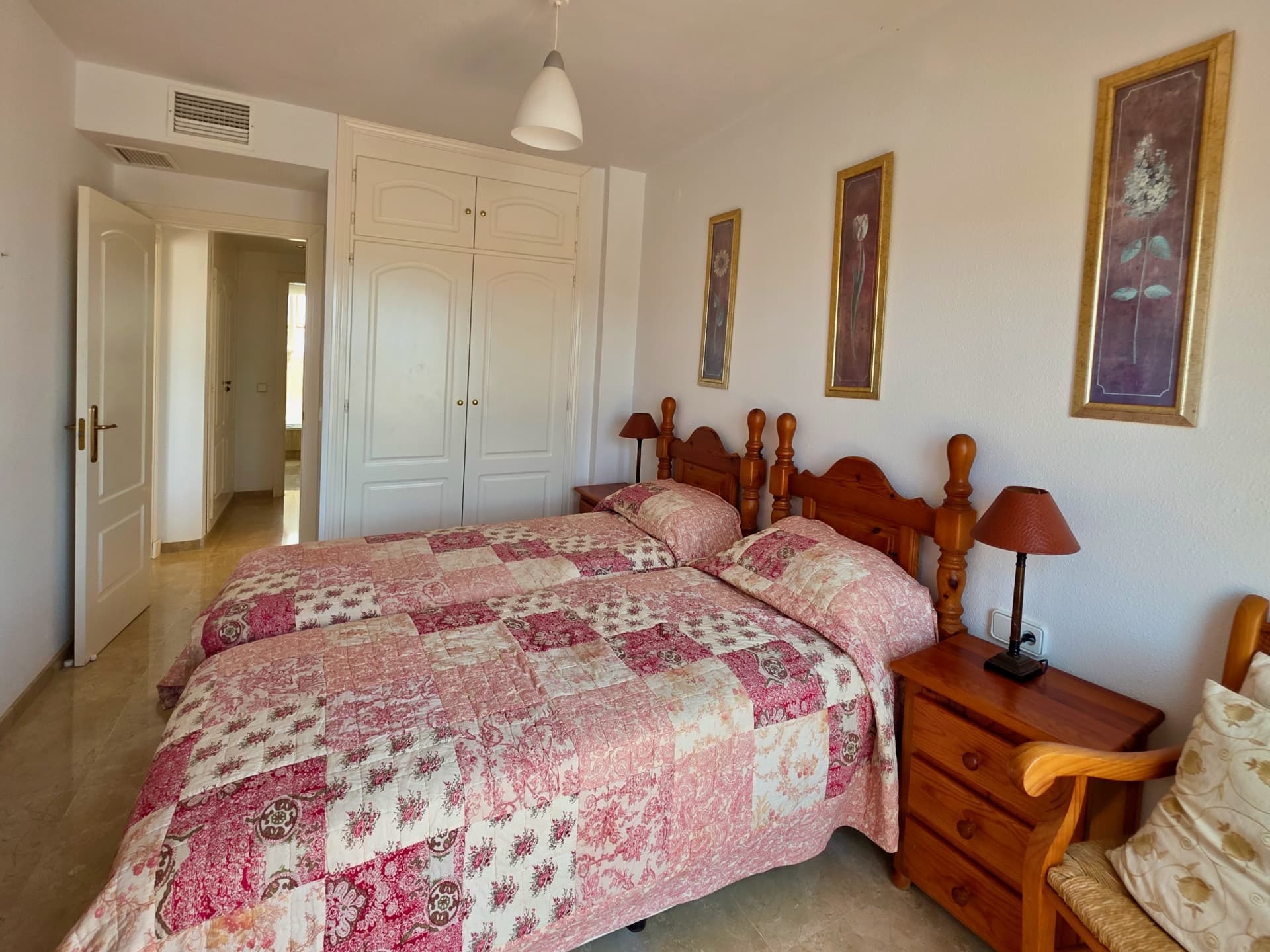 3-bed top-floor penthouse with sea and marina views, Puerto de la Duquesa