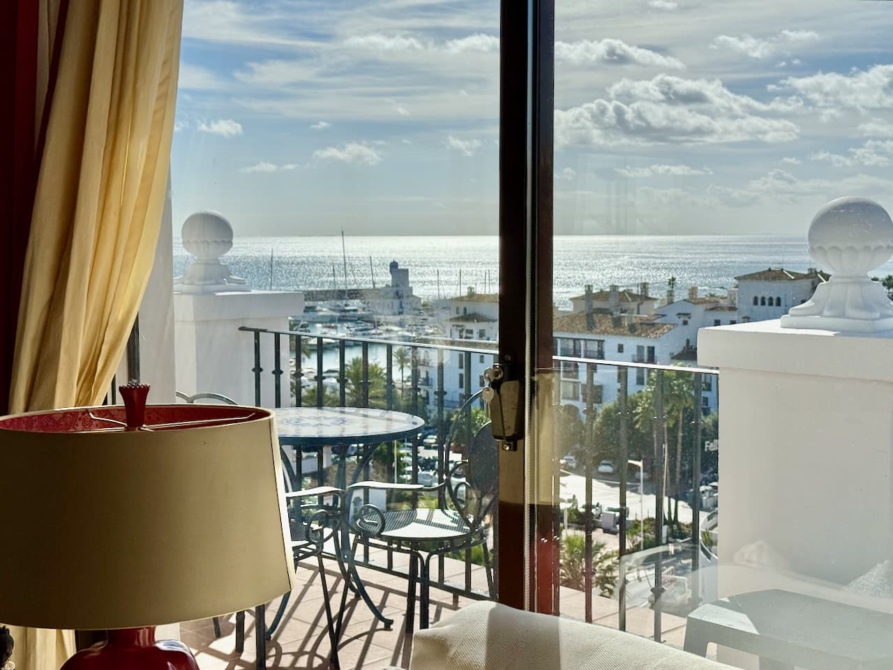 3-bed top-floor penthouse with sea and marina views, Puerto de la Duquesa