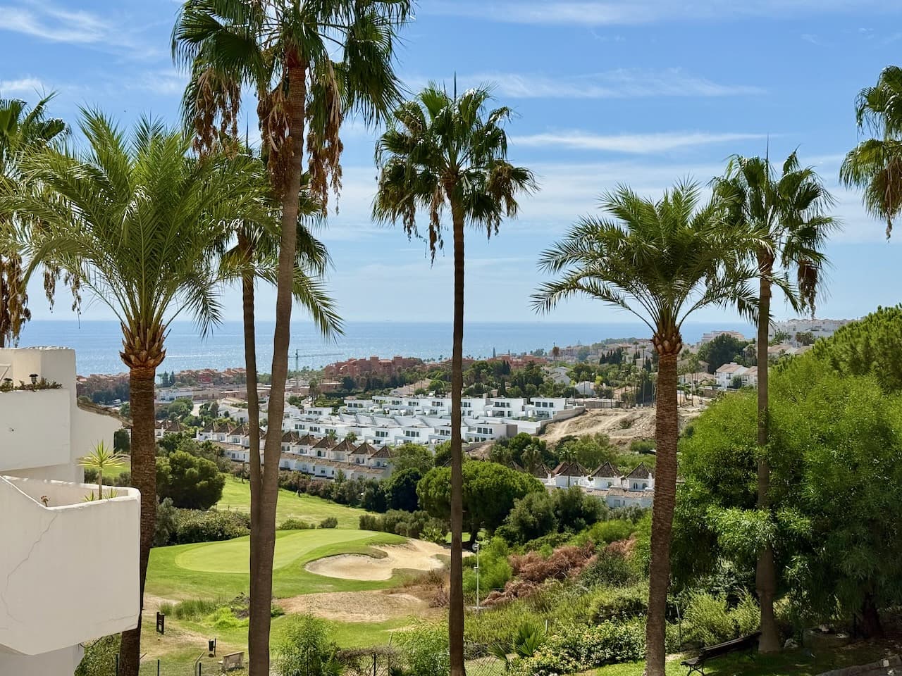 Spacious apartment with views over Duquesa Golf, close to the marina, Manilva