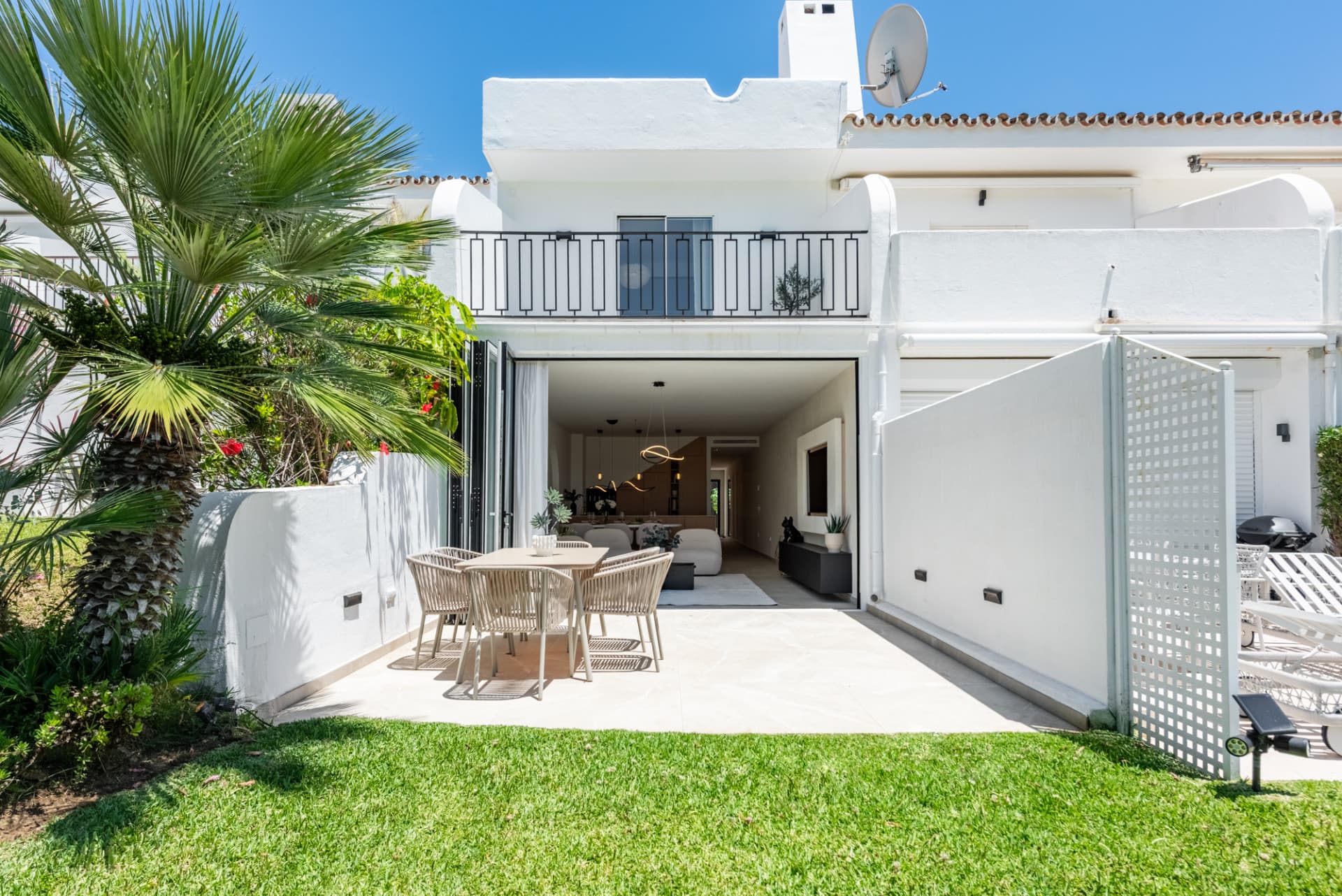 Refurbished 4-bedroom townhouse