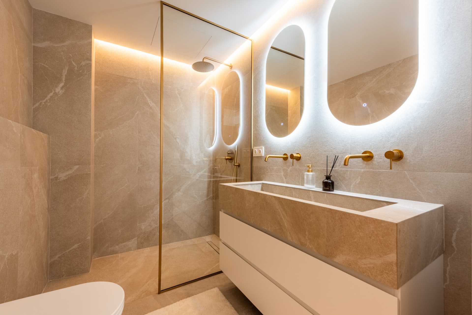 Refurbished 4-bedroom townhouse