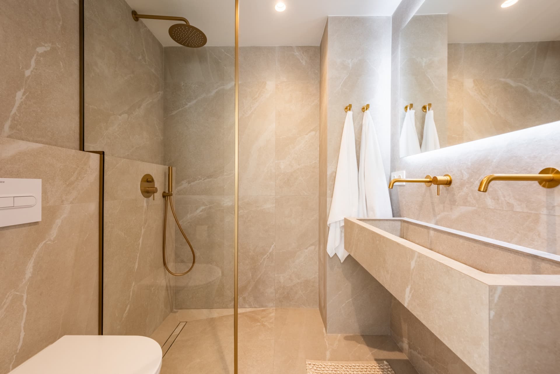Refurbished 4-bedroom townhouse