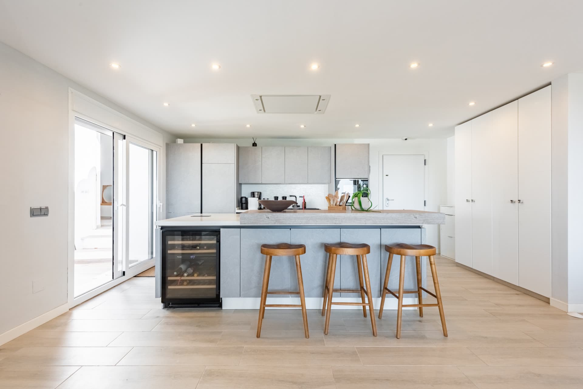 Semi-detached house with amazing viewings