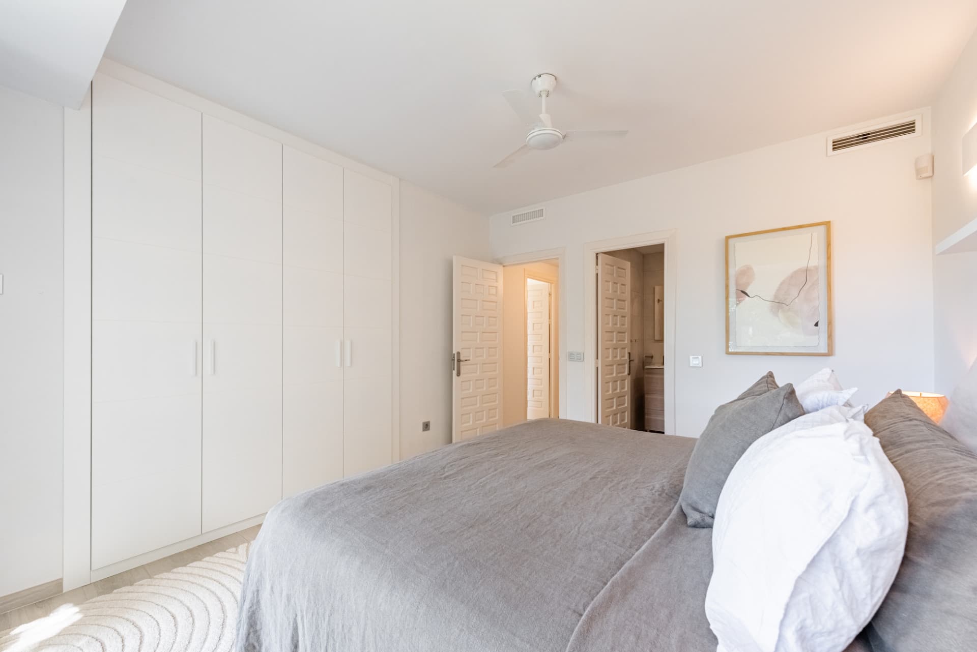 Semi-detached house with amazing viewings