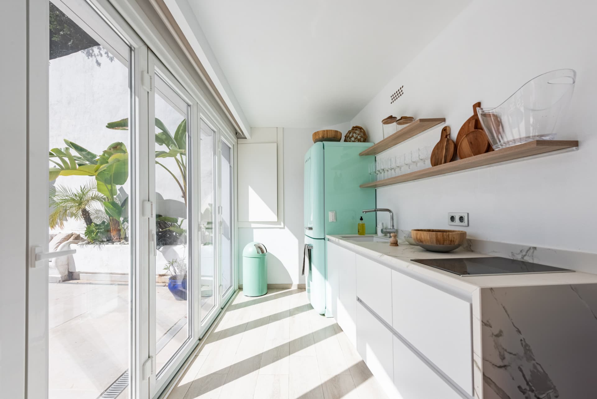 Semi-detached house with amazing viewings