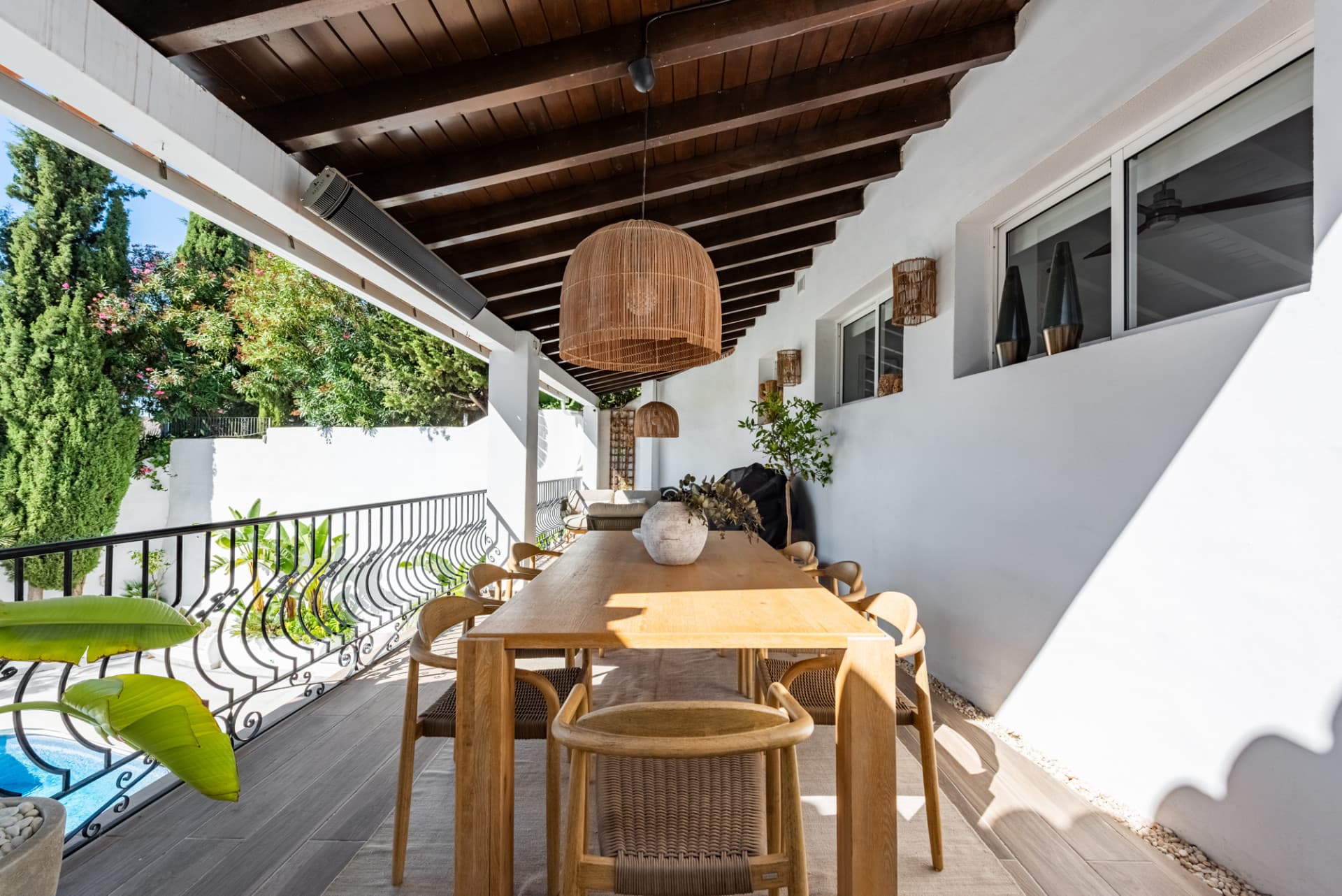 Semi-detached house with amazing viewings