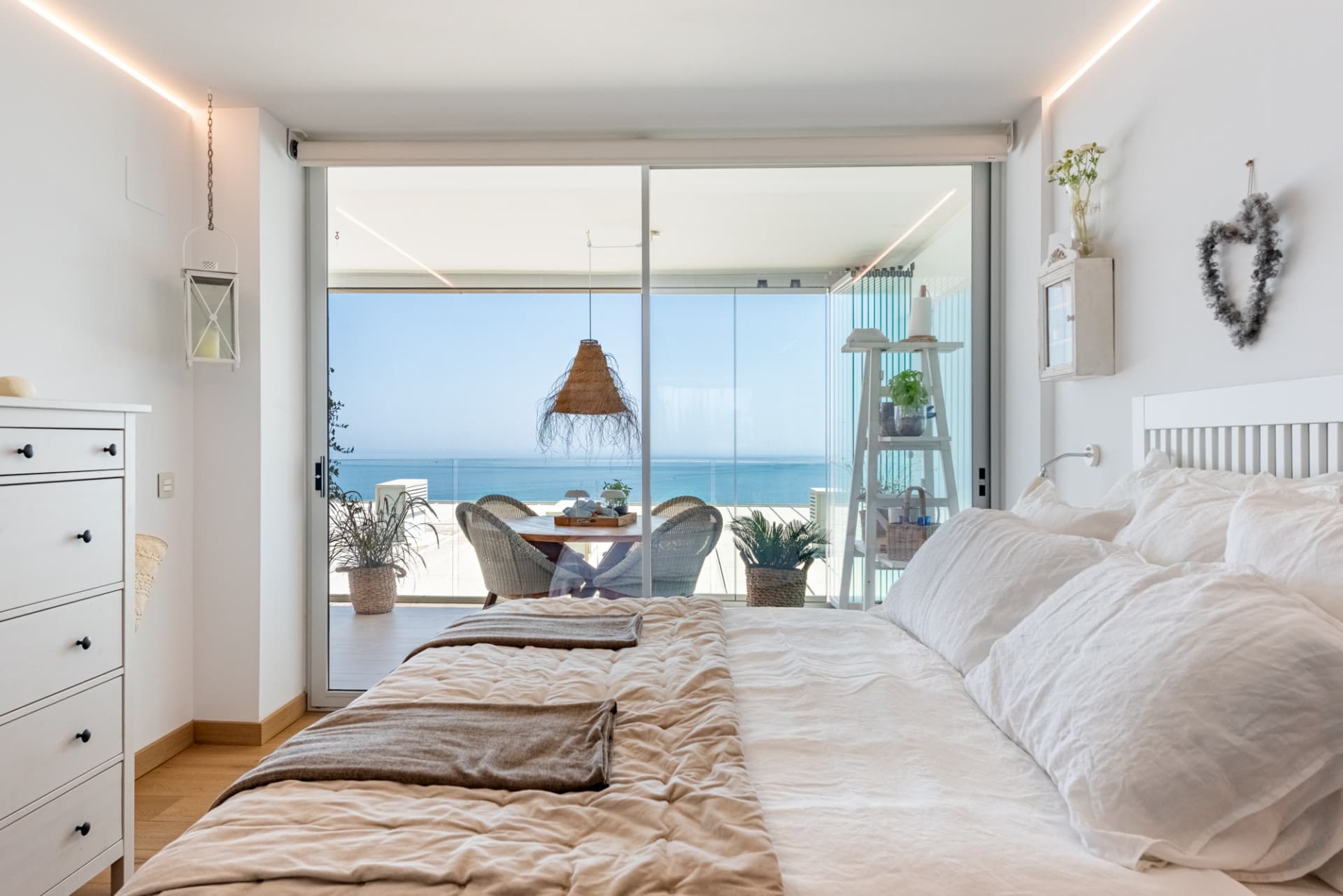 Three bedroom apartment with panoramic sea view in MedOne, El Higueron