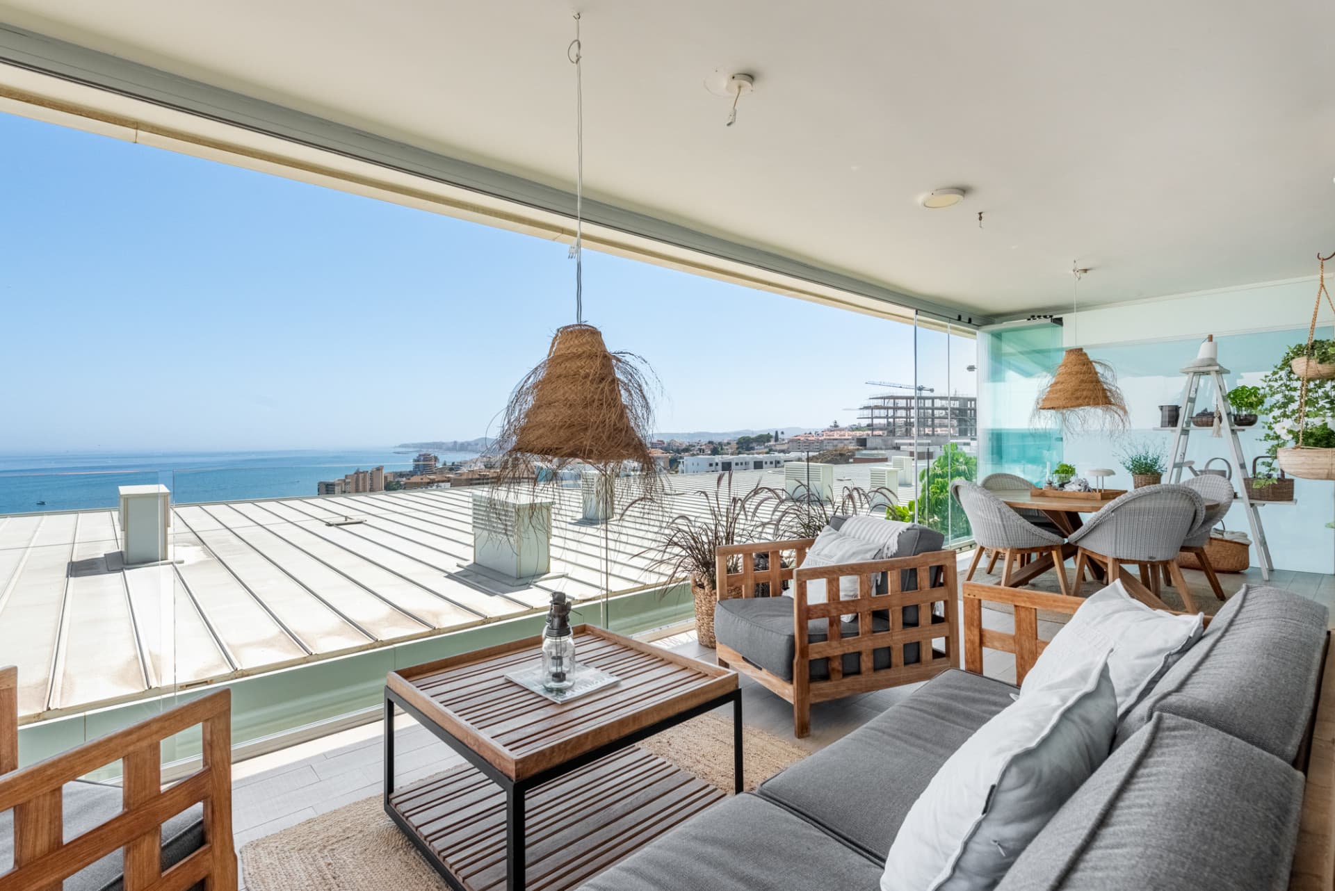 Three bedroom apartment with panoramic sea view in MedOne, El Higueron