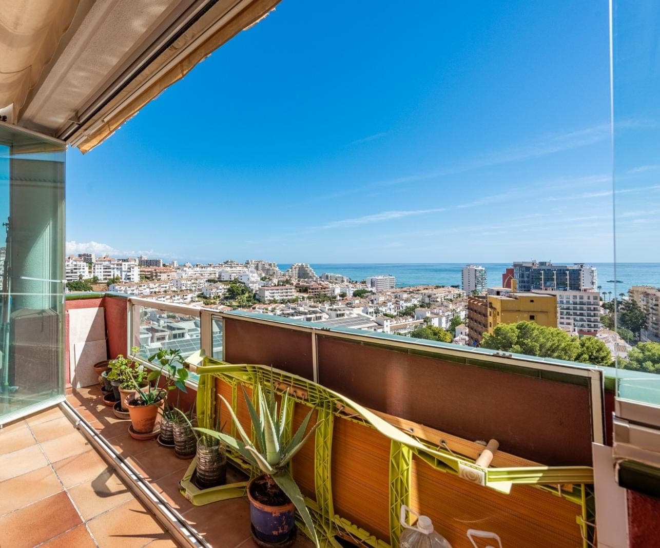 4-bedroom, 3-bathroom duplex penthouse with sea views