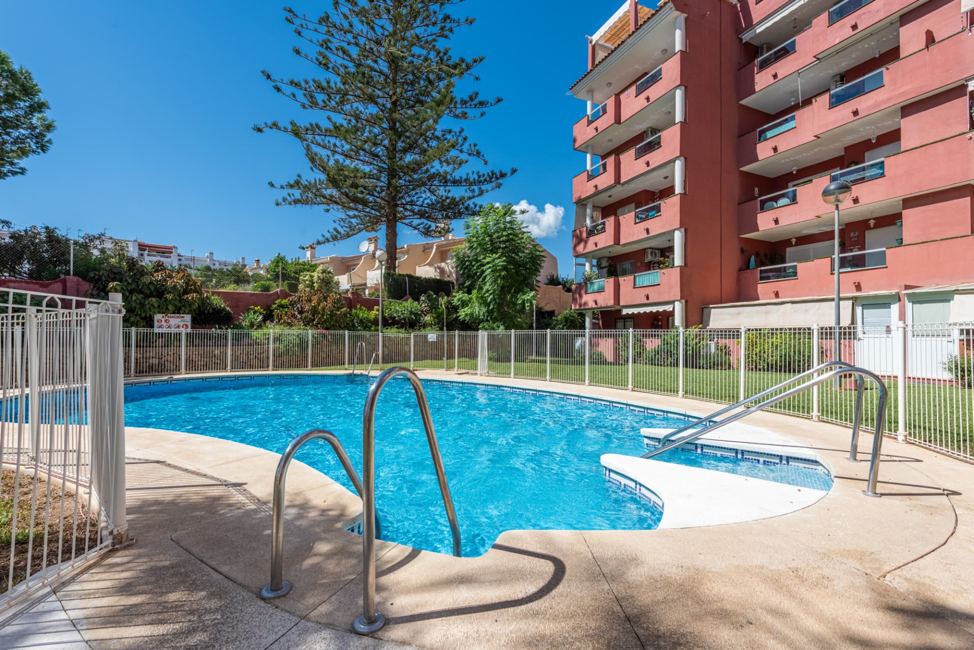 4-bedroom, 3-bathroom duplex penthouse with sea views