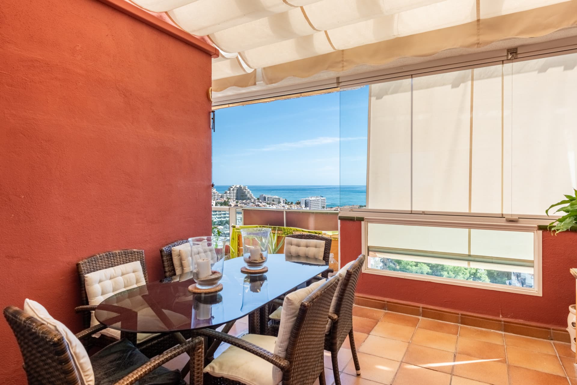 4-bedroom, 3-bathroom duplex penthouse with sea views