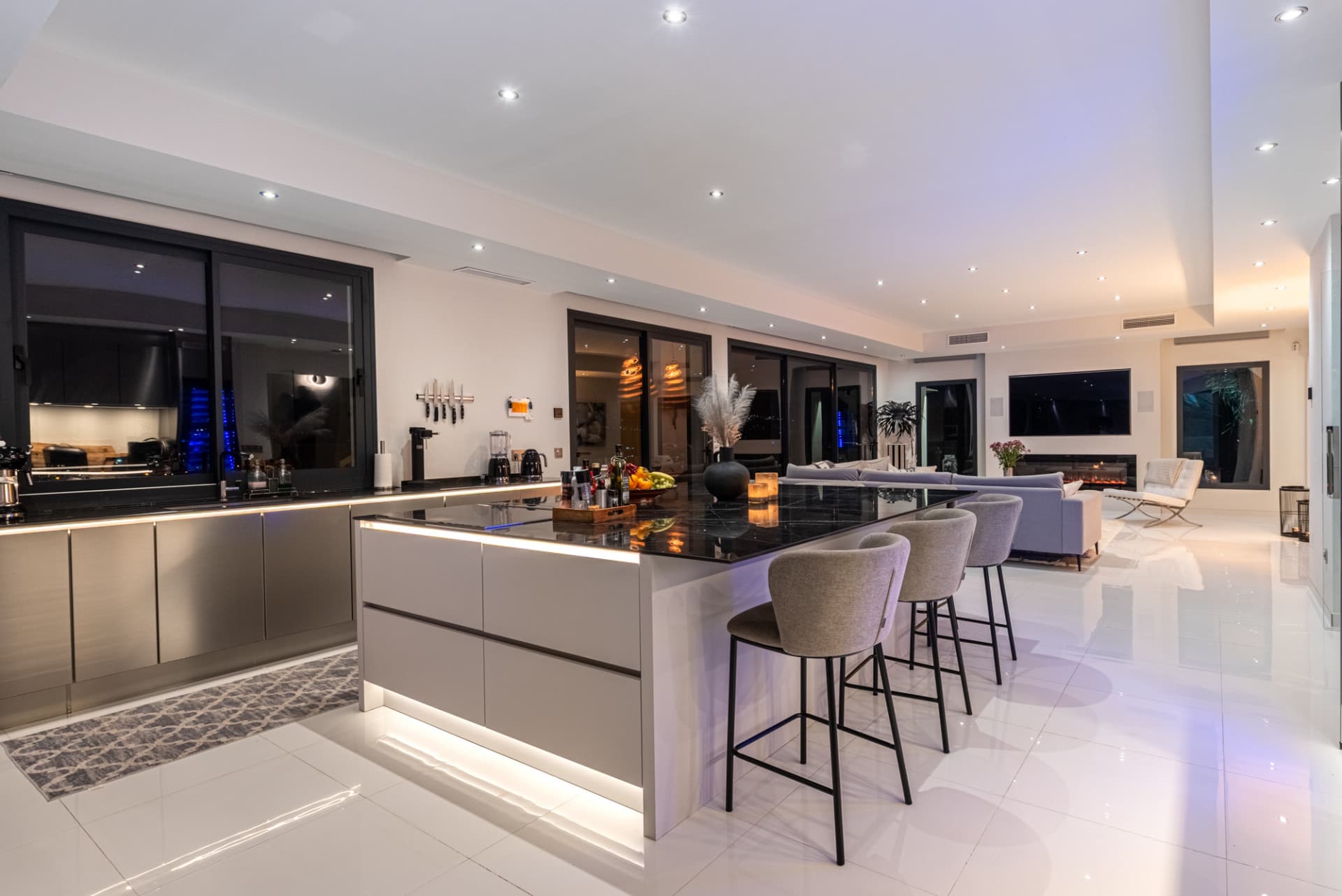 Exclusive Golf Lifestyle Villa with Panoramic Views in La Cala Golf