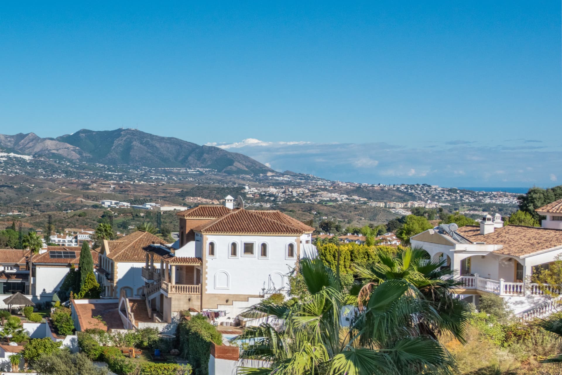 Exclusive Golf Lifestyle Villa with Panoramic Views in La Cala Golf
