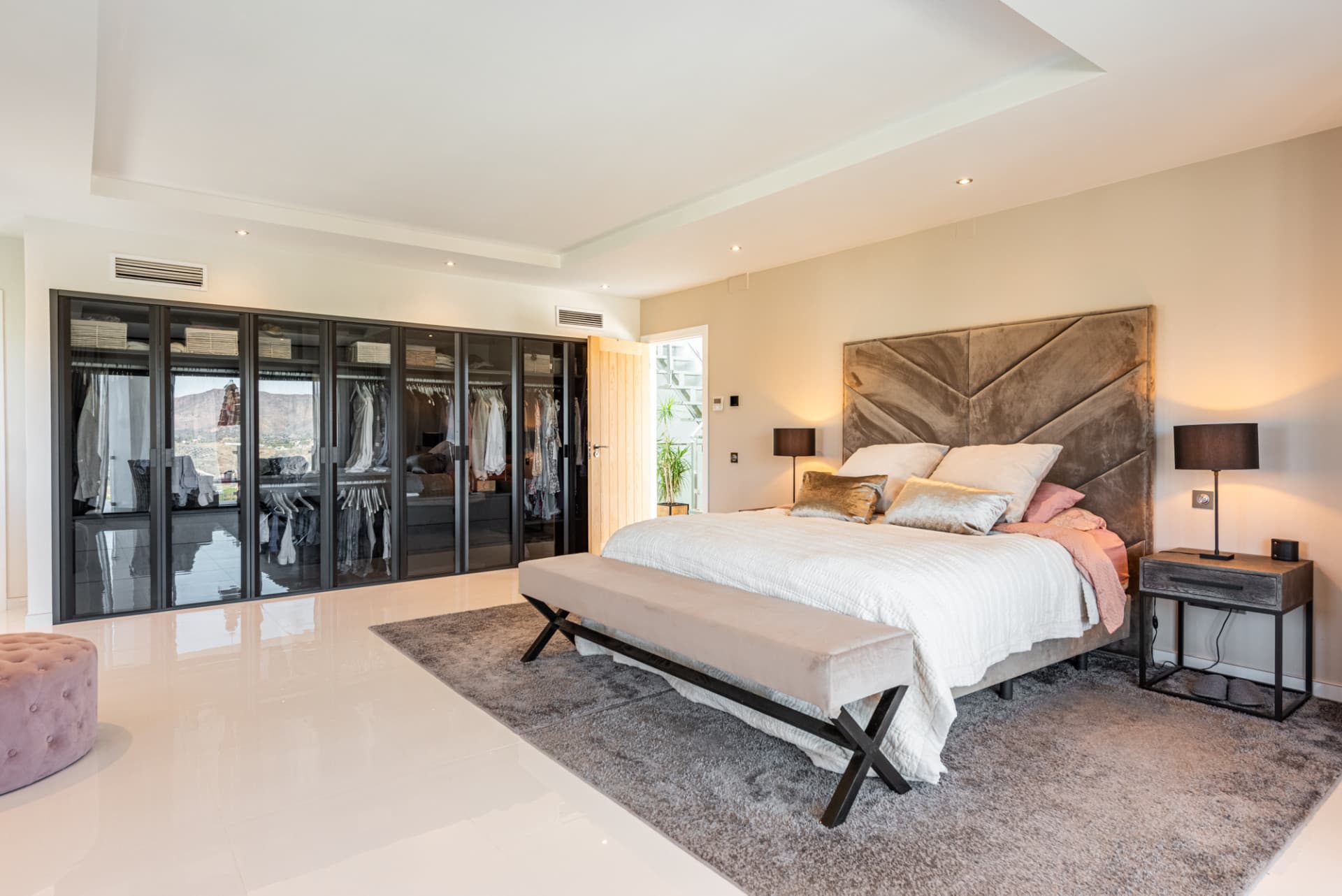 Exclusive Golf Lifestyle Villa with Panoramic Views in La Cala Golf