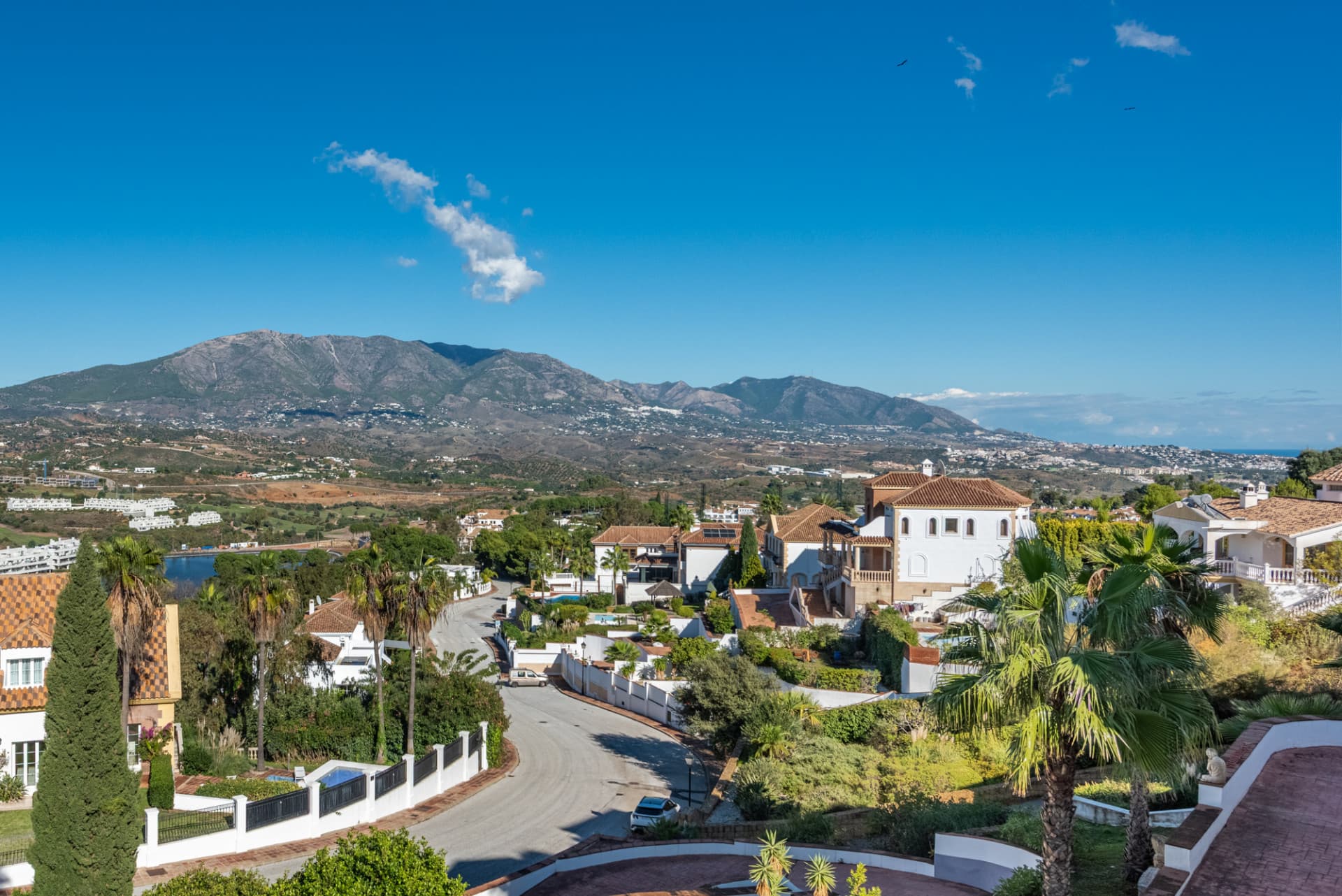 Exclusive Golf Lifestyle Villa with Panoramic Views in La Cala Golf