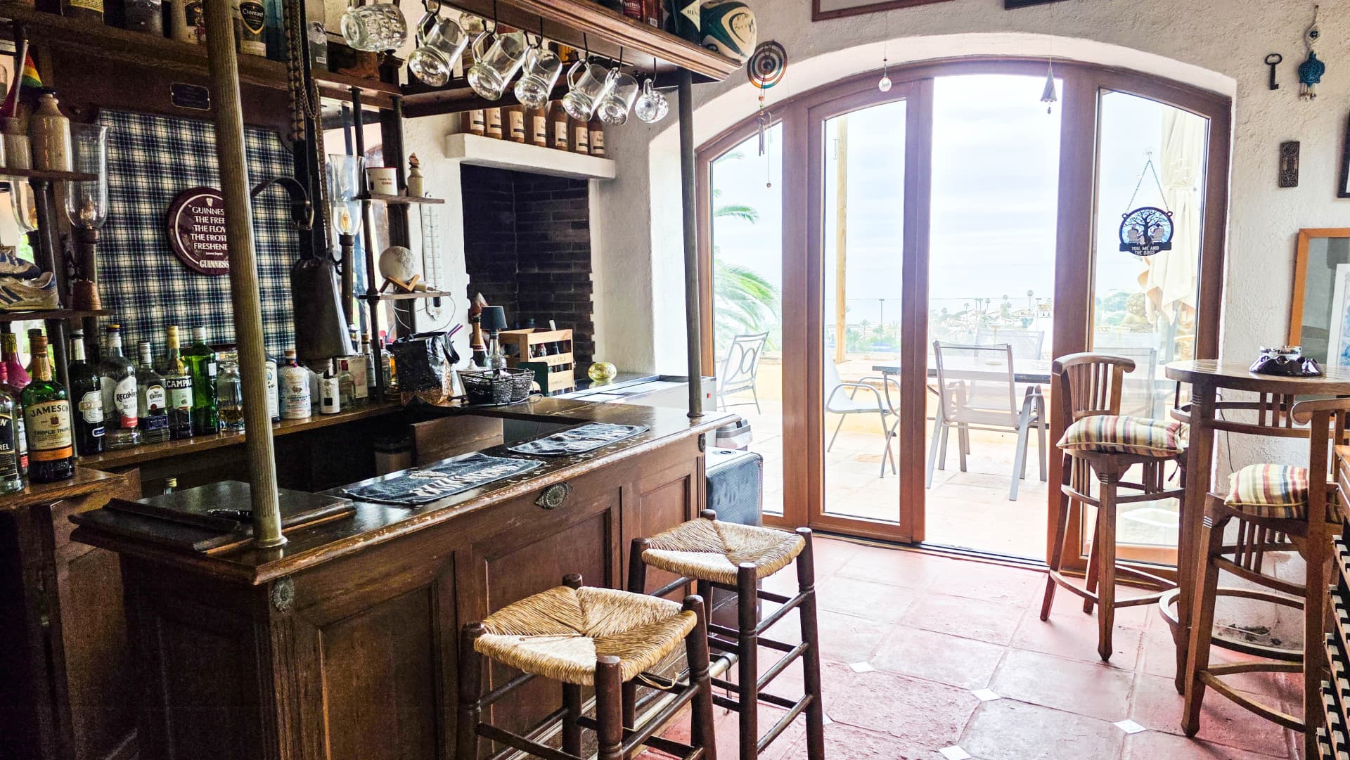 Spacious villa on an equally spacious plot in Bahía Dorada