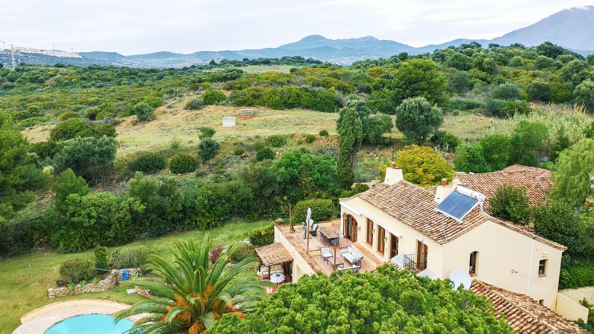 Spacious villa on an equally spacious plot in Bahía Dorada