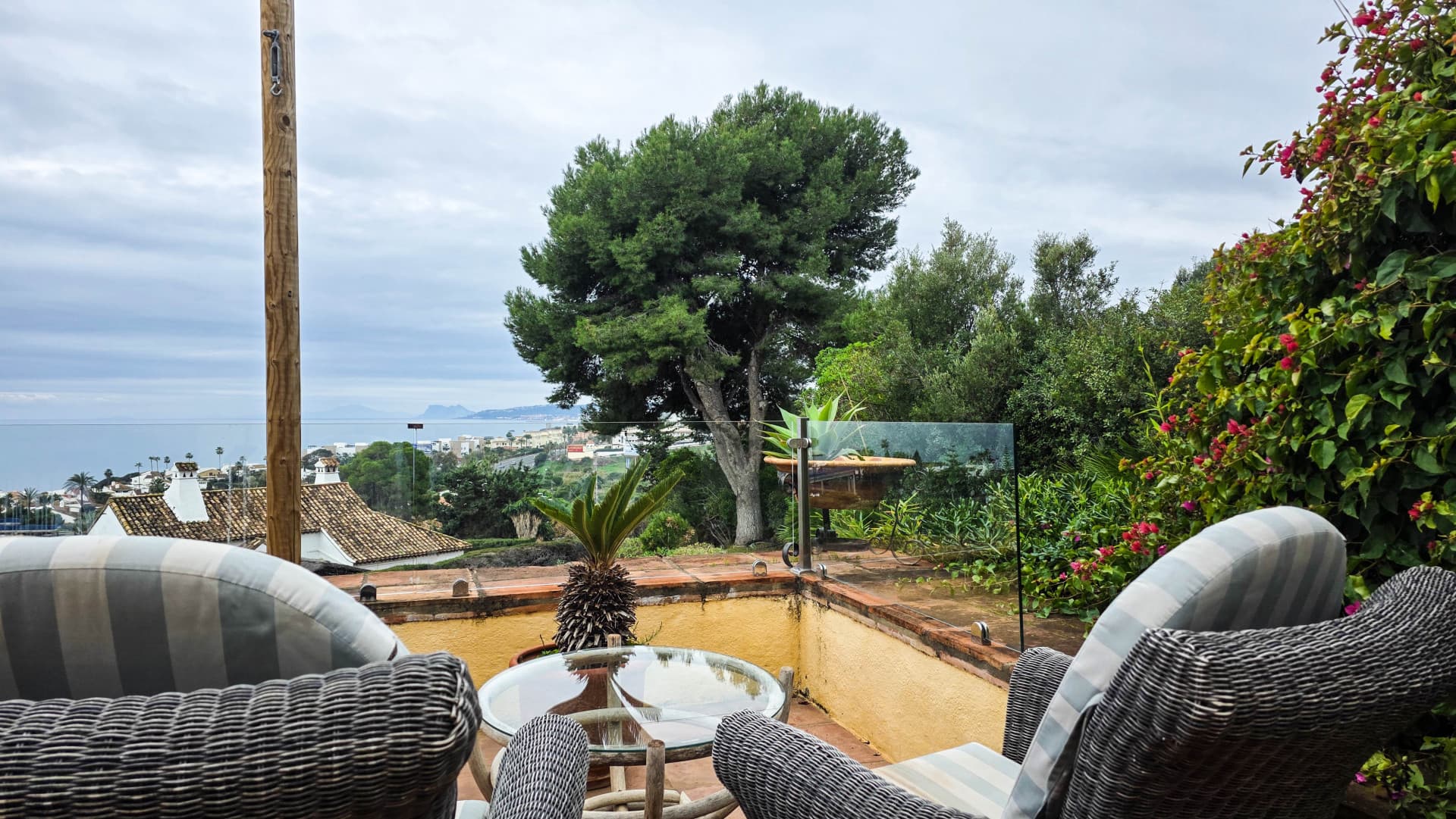 Spacious villa on an equally spacious plot in Bahía Dorada