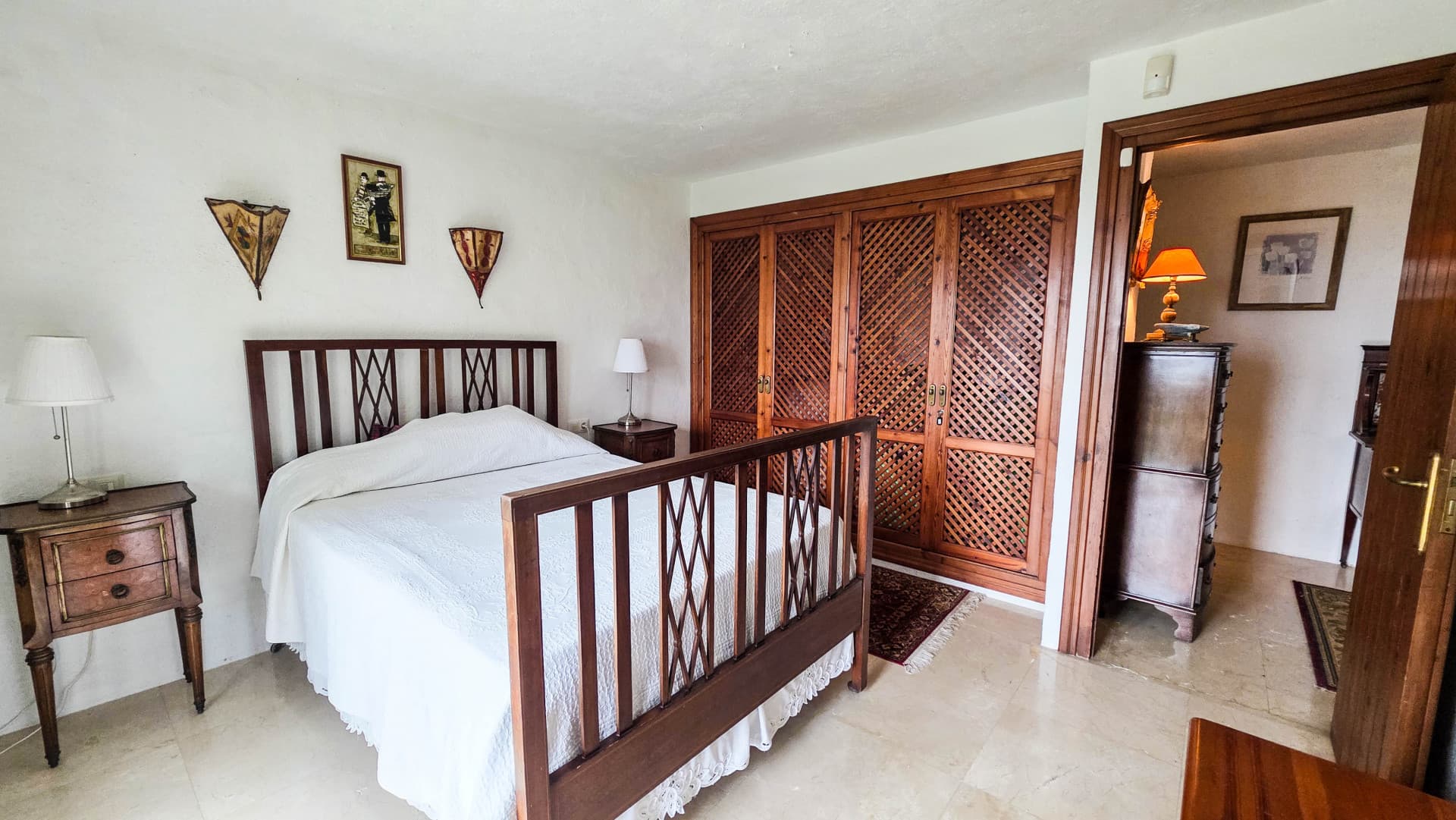 Spacious villa on an equally spacious plot in Bahía Dorada