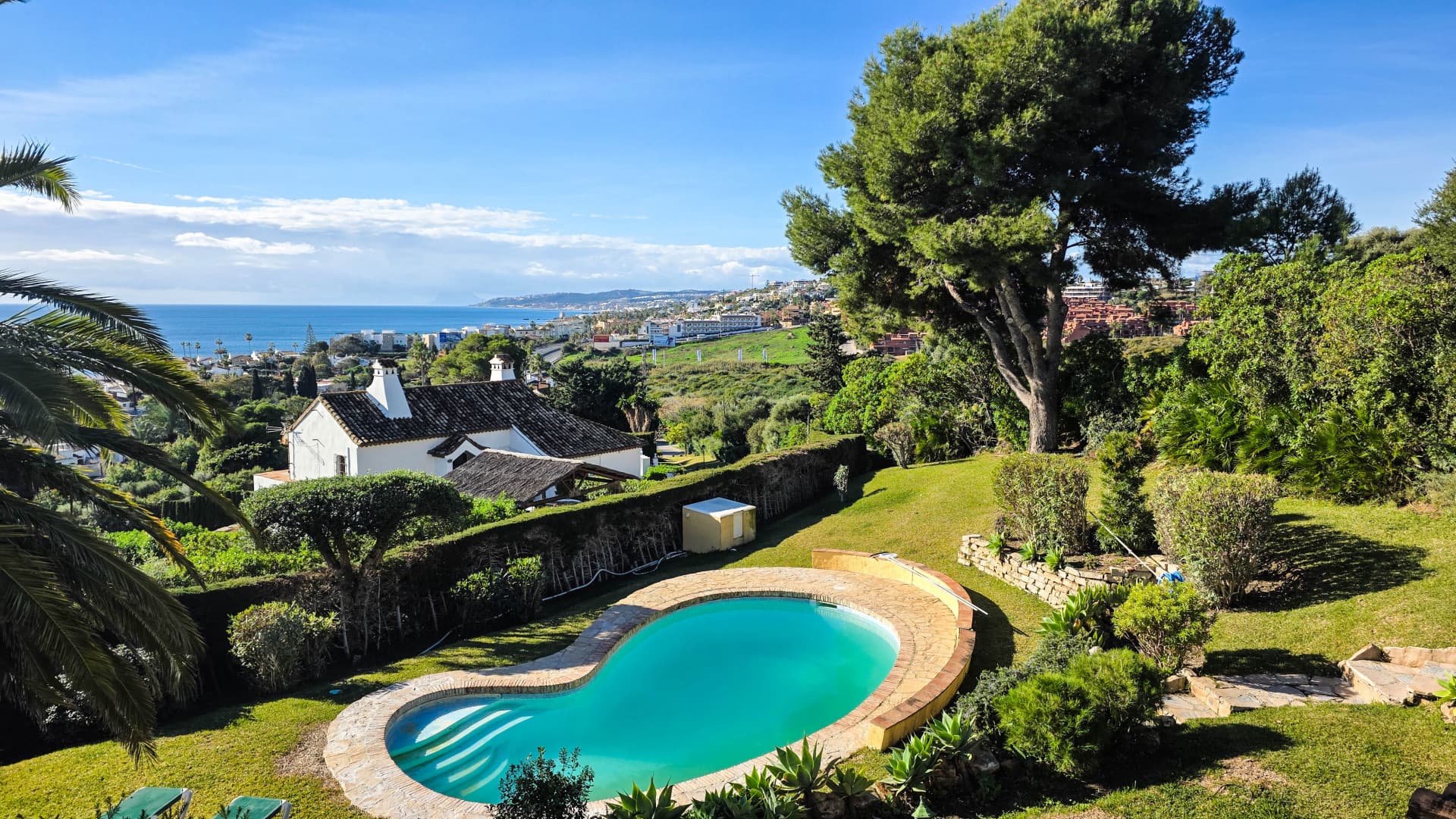 Spacious villa on an equally spacious plot in Bahía Dorada