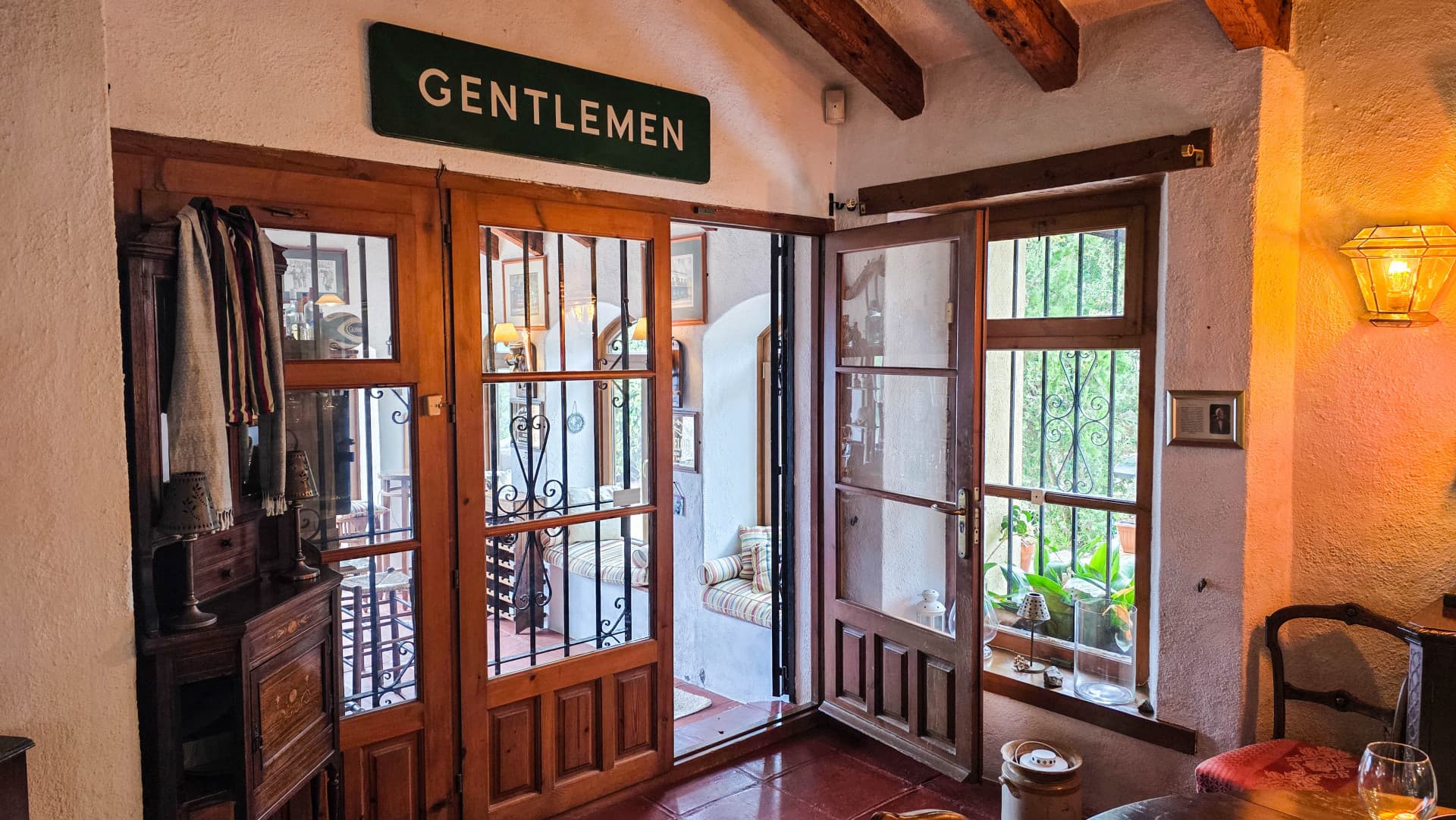 Spacious villa on an equally spacious plot in Bahía Dorada