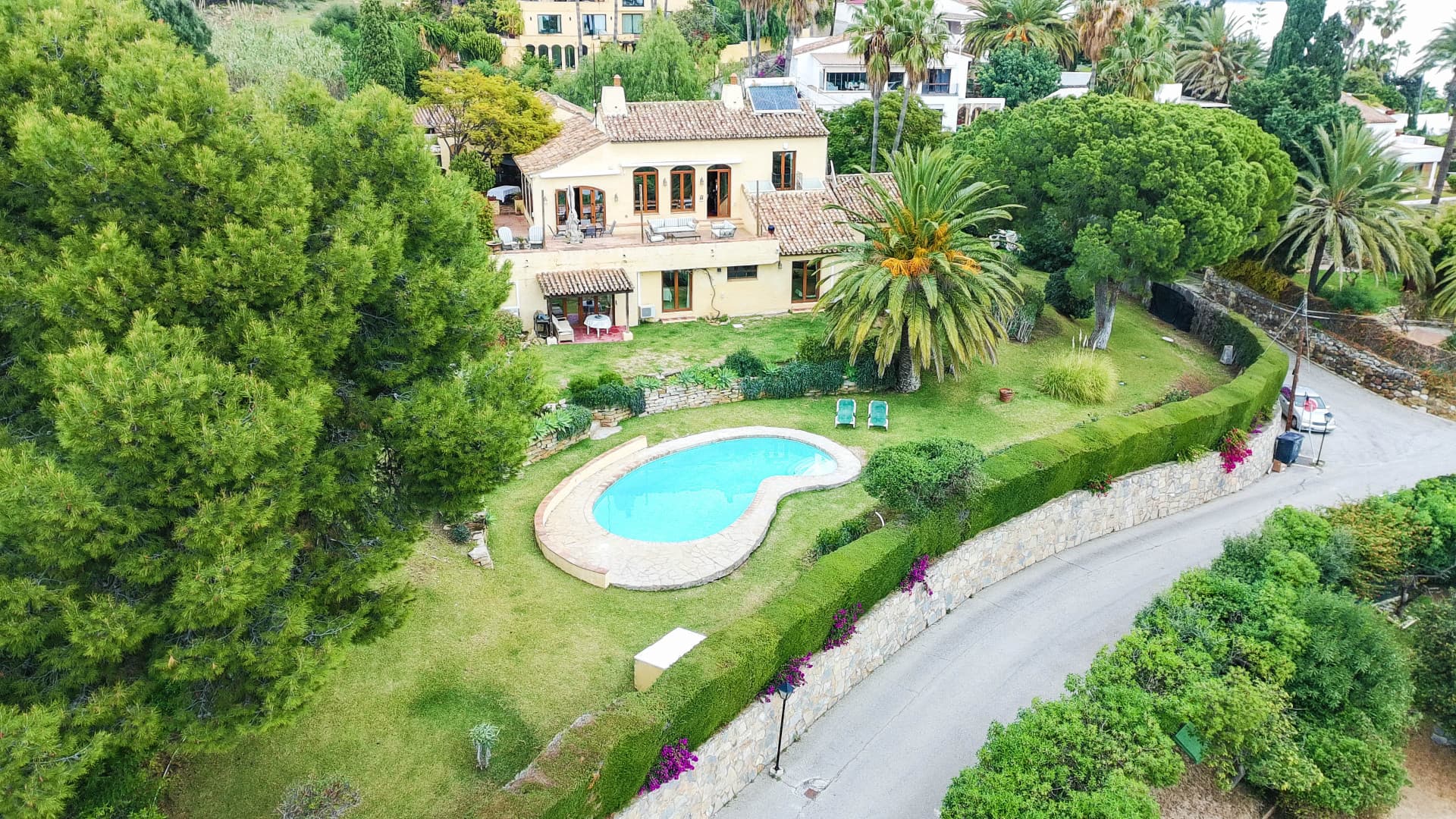 Spacious villa on an equally spacious plot in Bahía Dorada