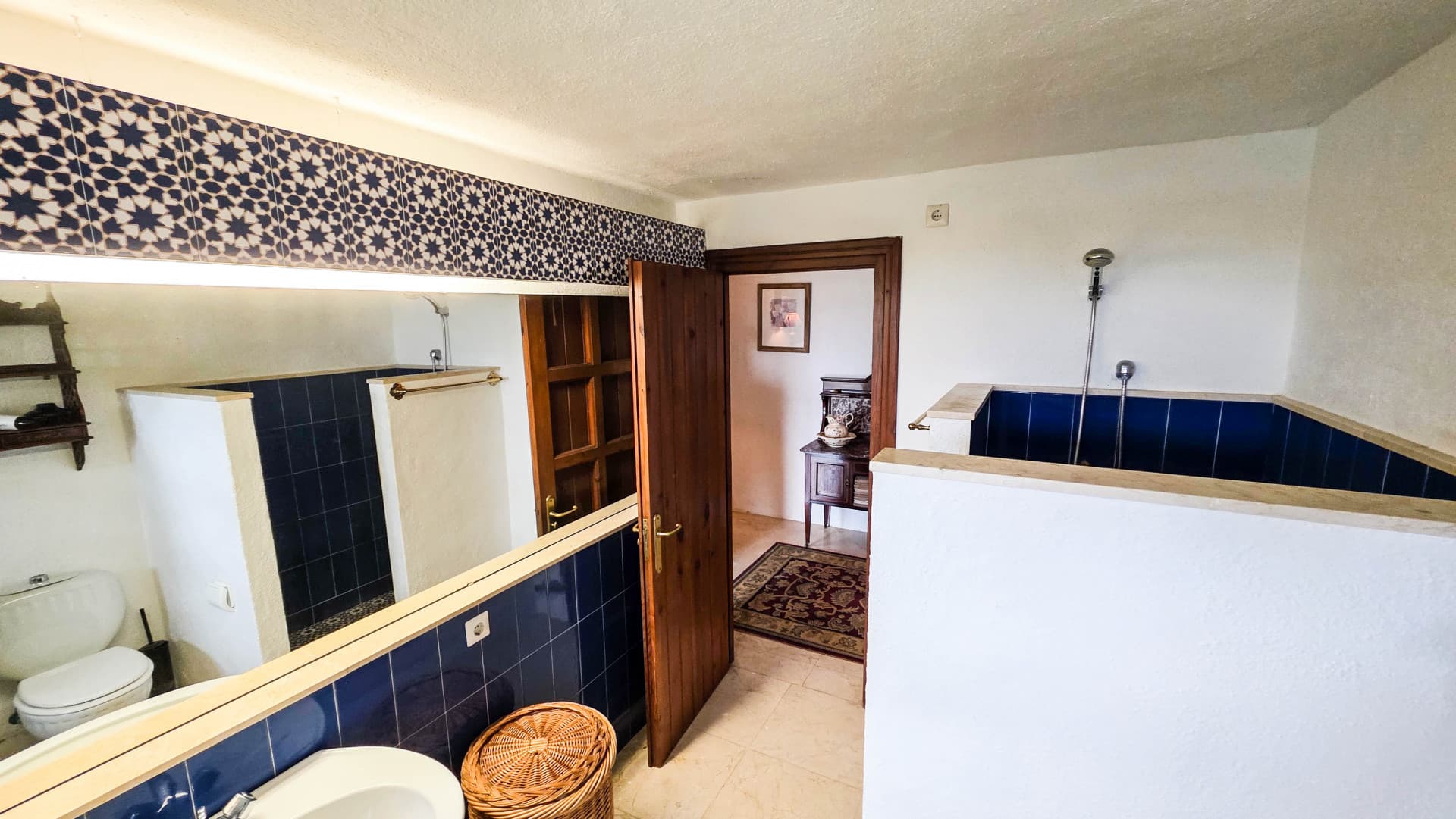 Spacious villa on an equally spacious plot in Bahía Dorada
