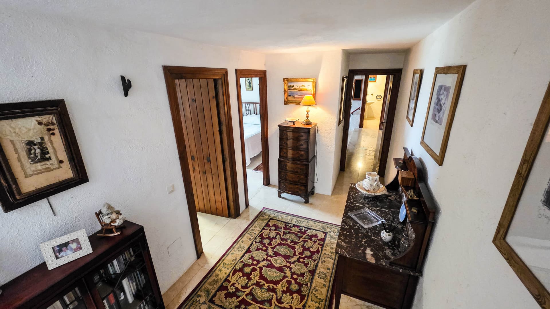 Spacious villa on an equally spacious plot in Bahía Dorada