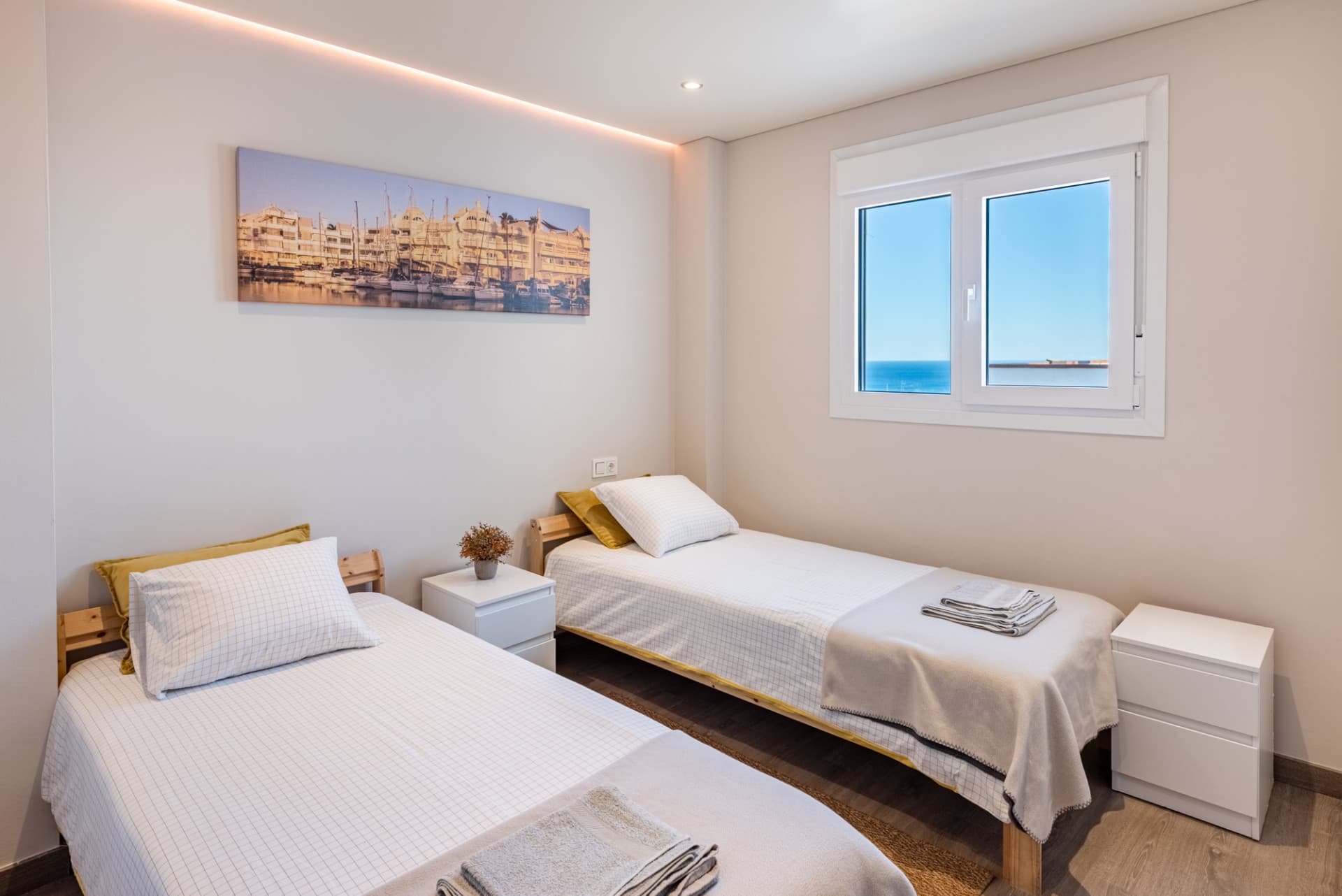 Renoverad lägenhet med 2 sovrum, med havsutsikt och turistlicens i charmiga Benalmadena Pueblo